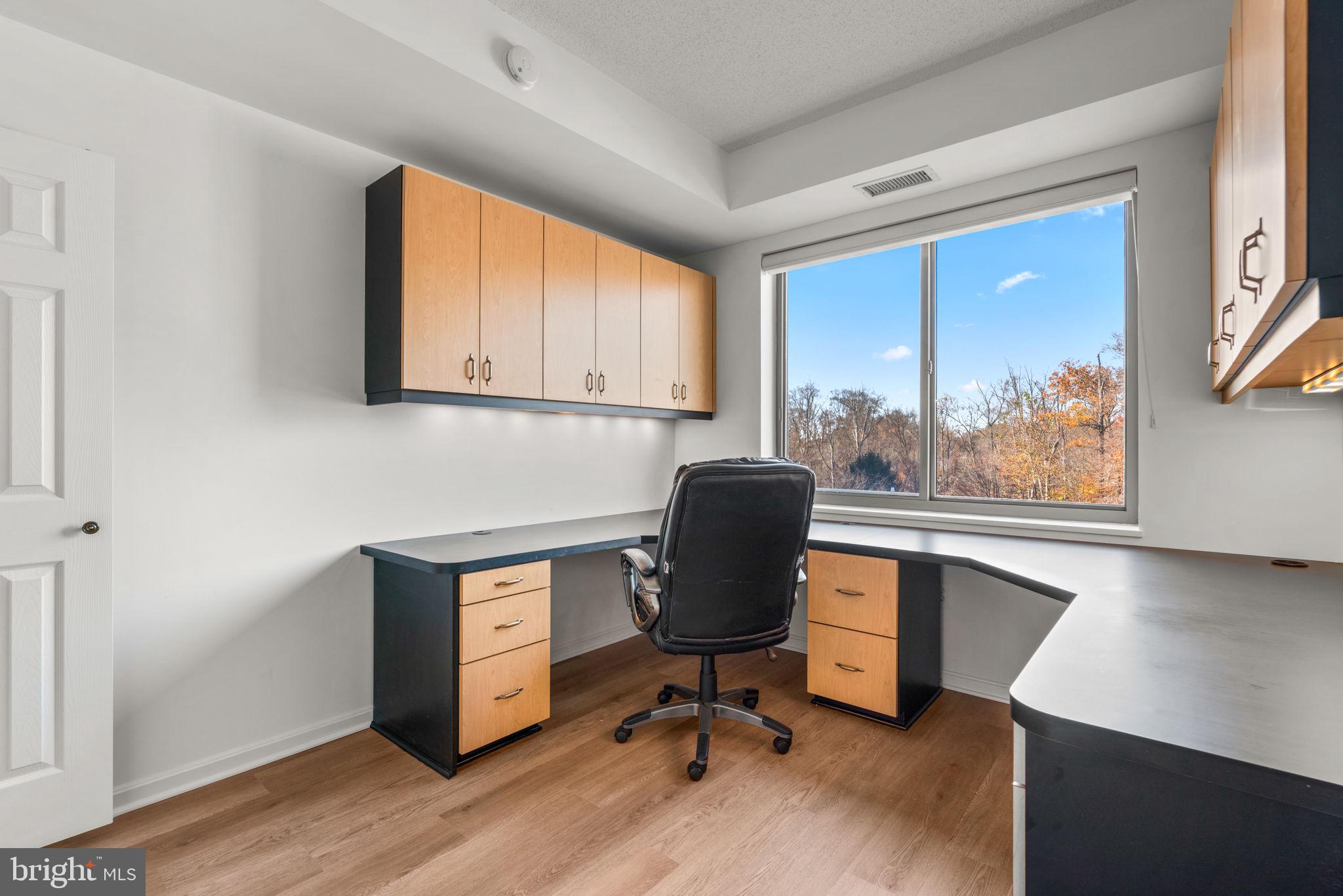 CREEKSIDE AT LEISURE WORLD - Residential