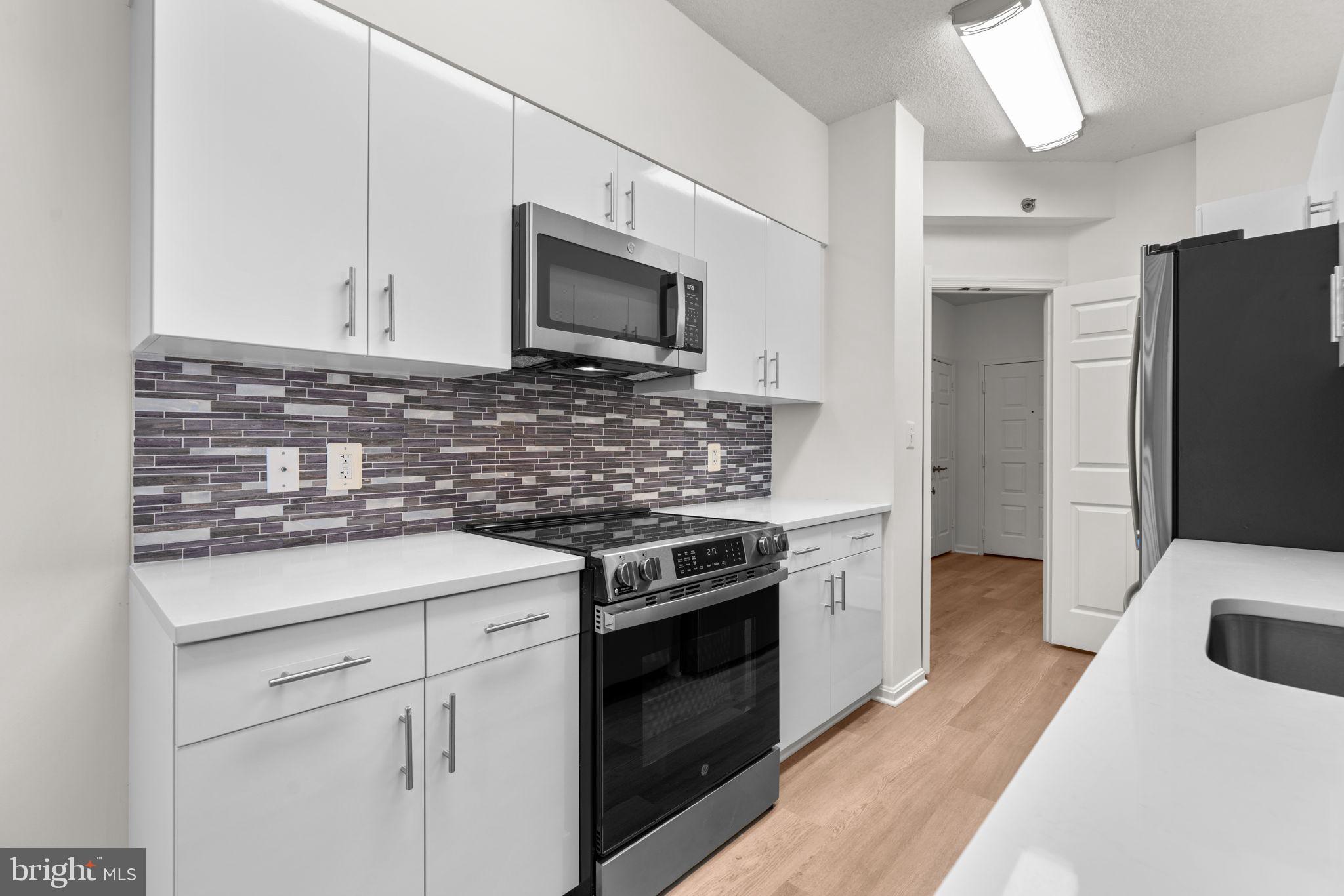 CREEKSIDE AT LEISURE WORLD - Residential