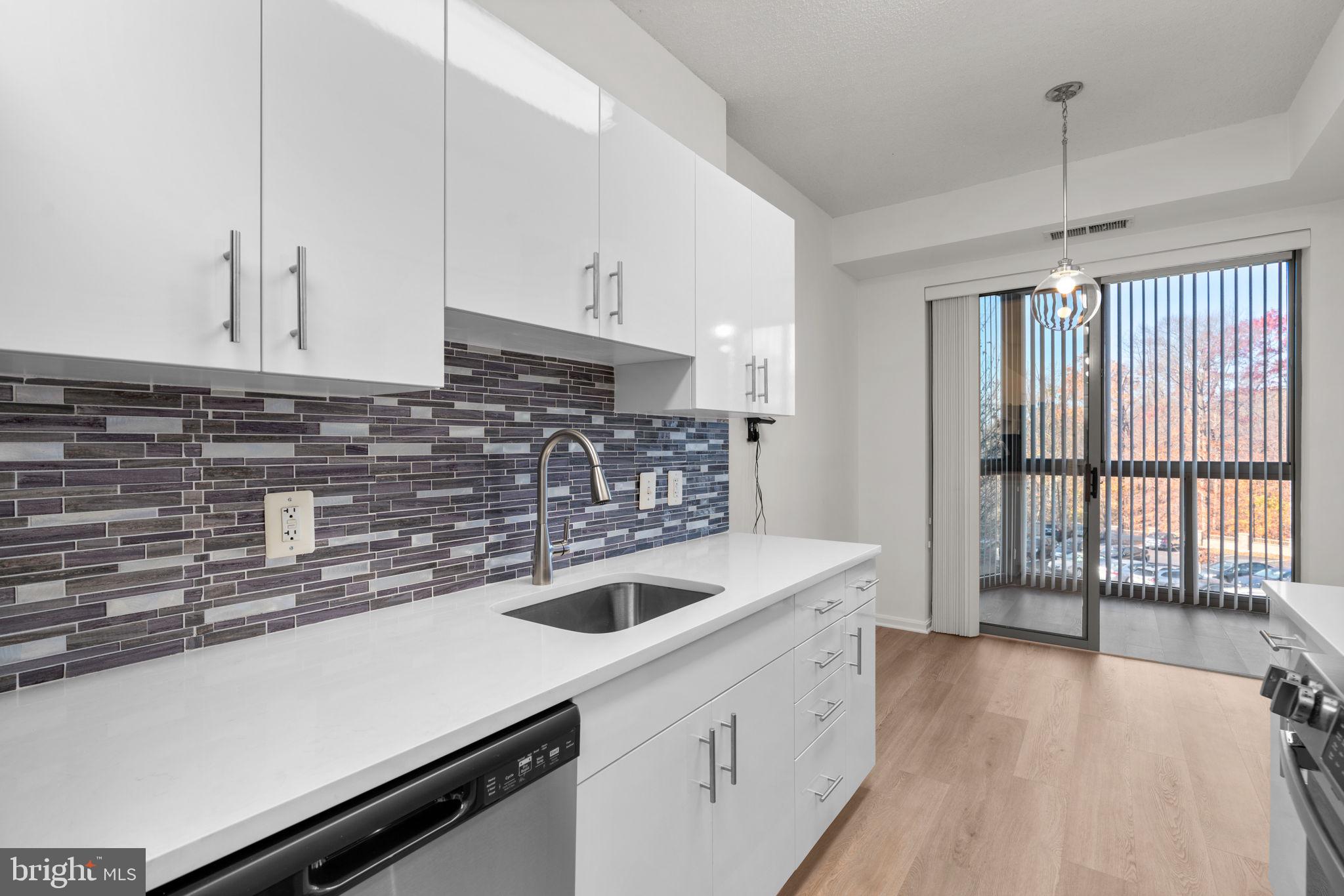 CREEKSIDE AT LEISURE WORLD - Residential