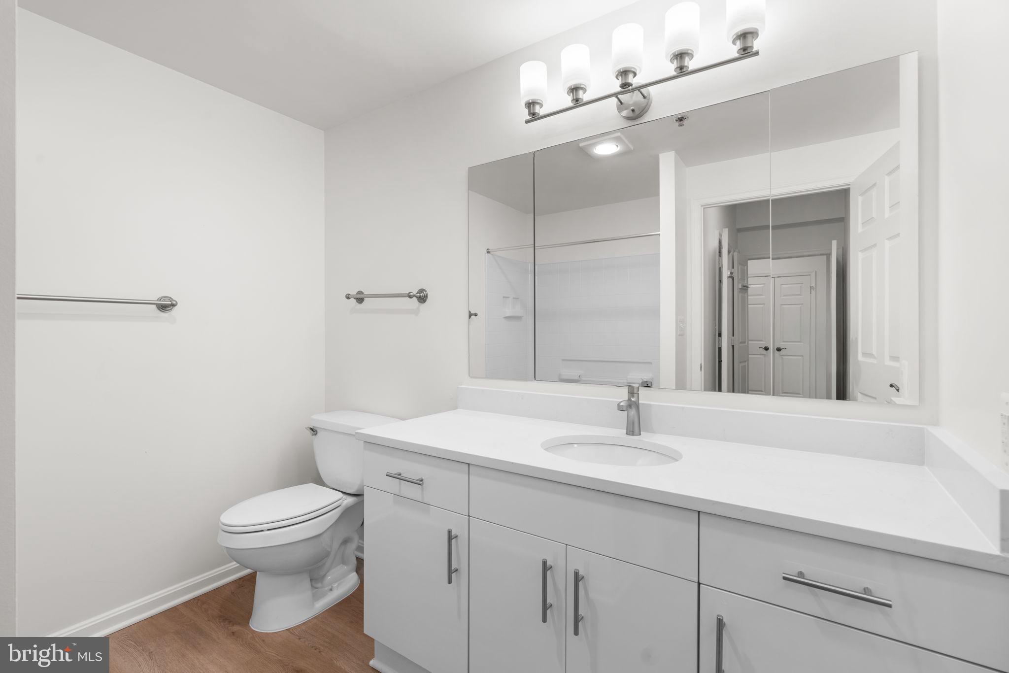 CREEKSIDE AT LEISURE WORLD - Residential