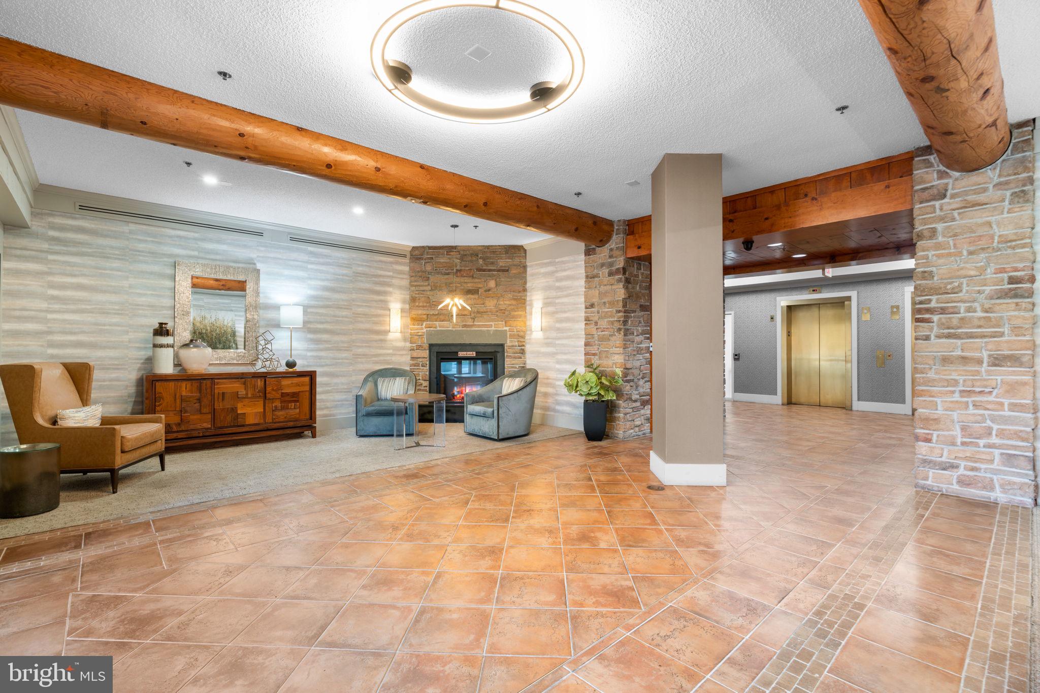 CREEKSIDE AT LEISURE WORLD - Residential