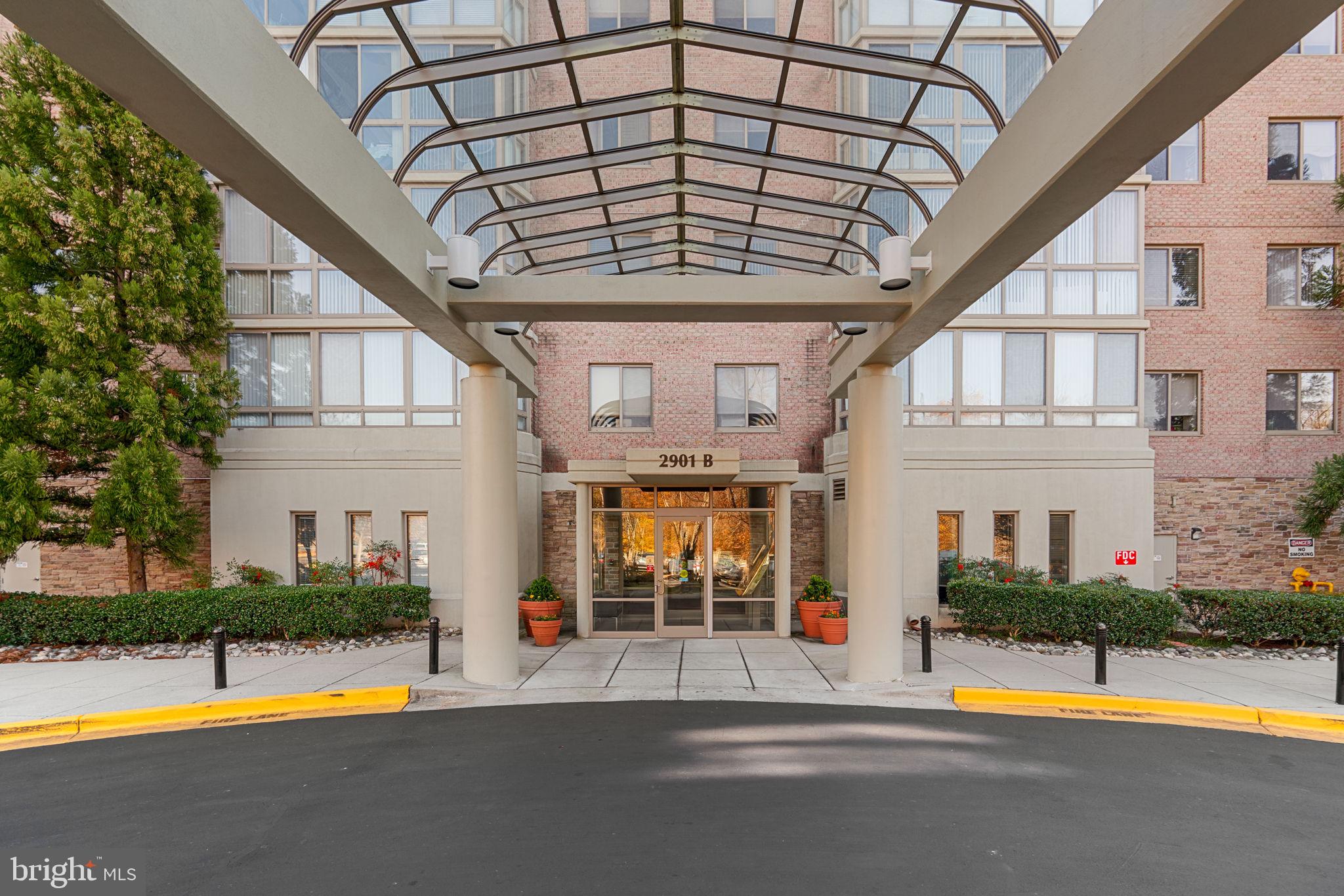 CREEKSIDE AT LEISURE WORLD - Residential