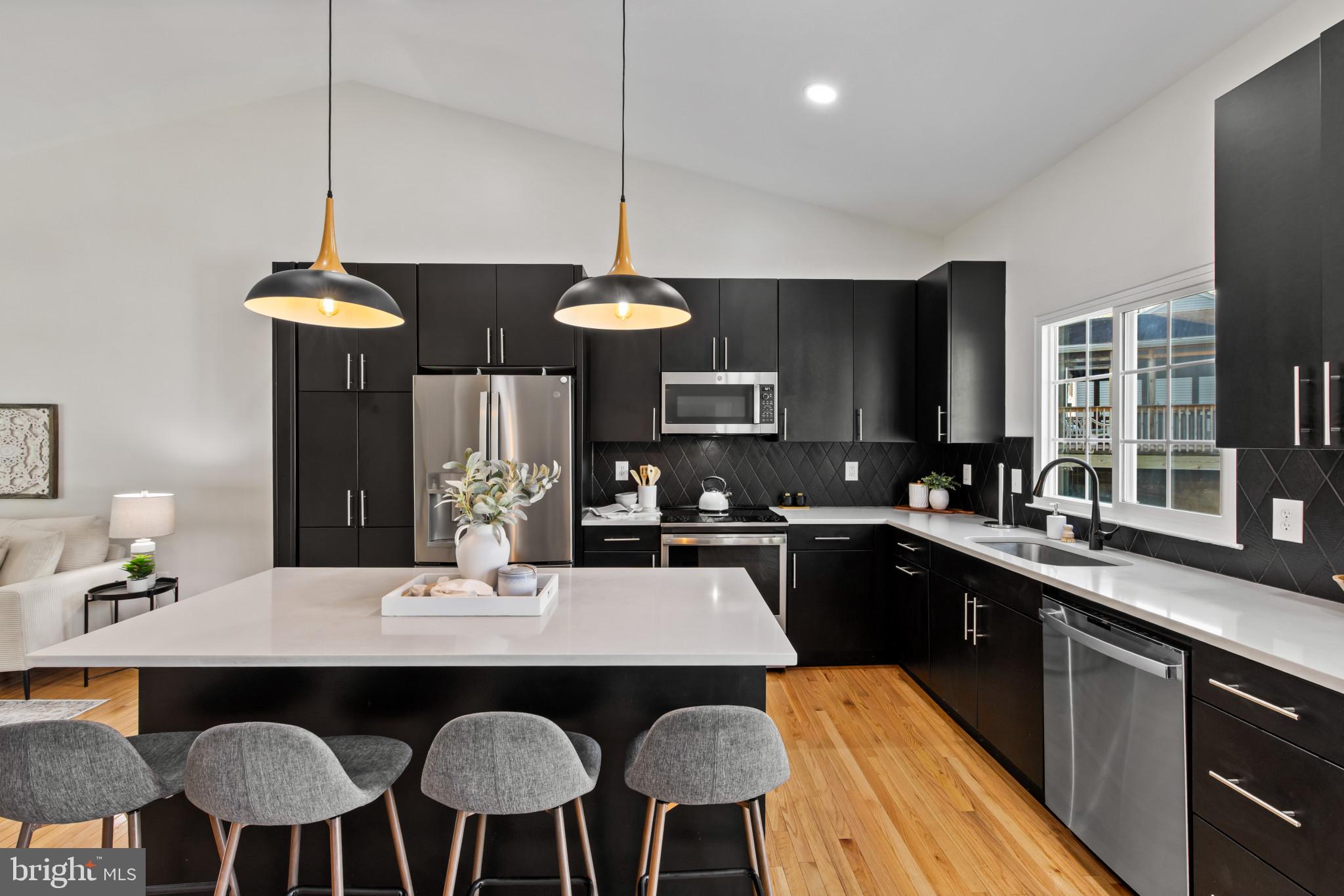 THE PROVINCES - Residential