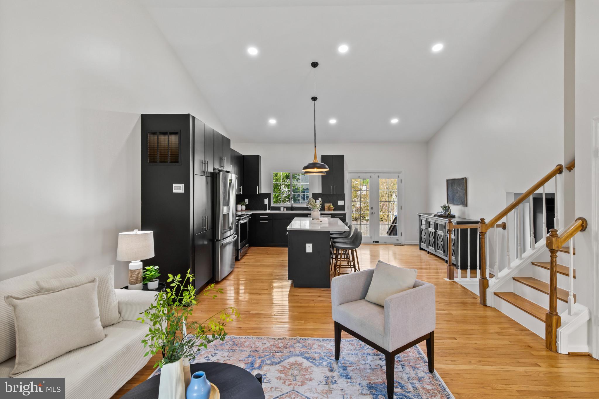 THE PROVINCES - Residential