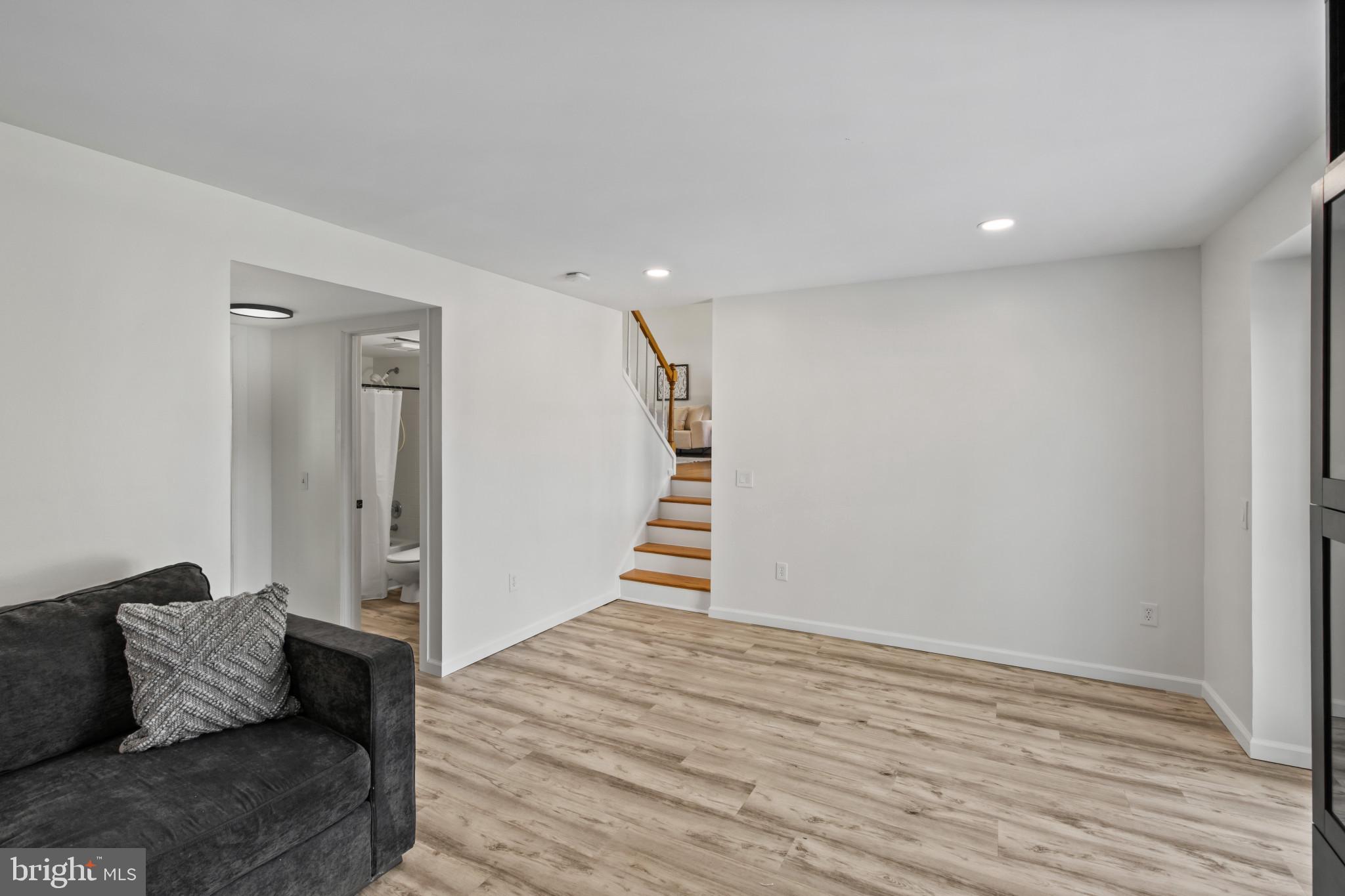 THE PROVINCES - Residential