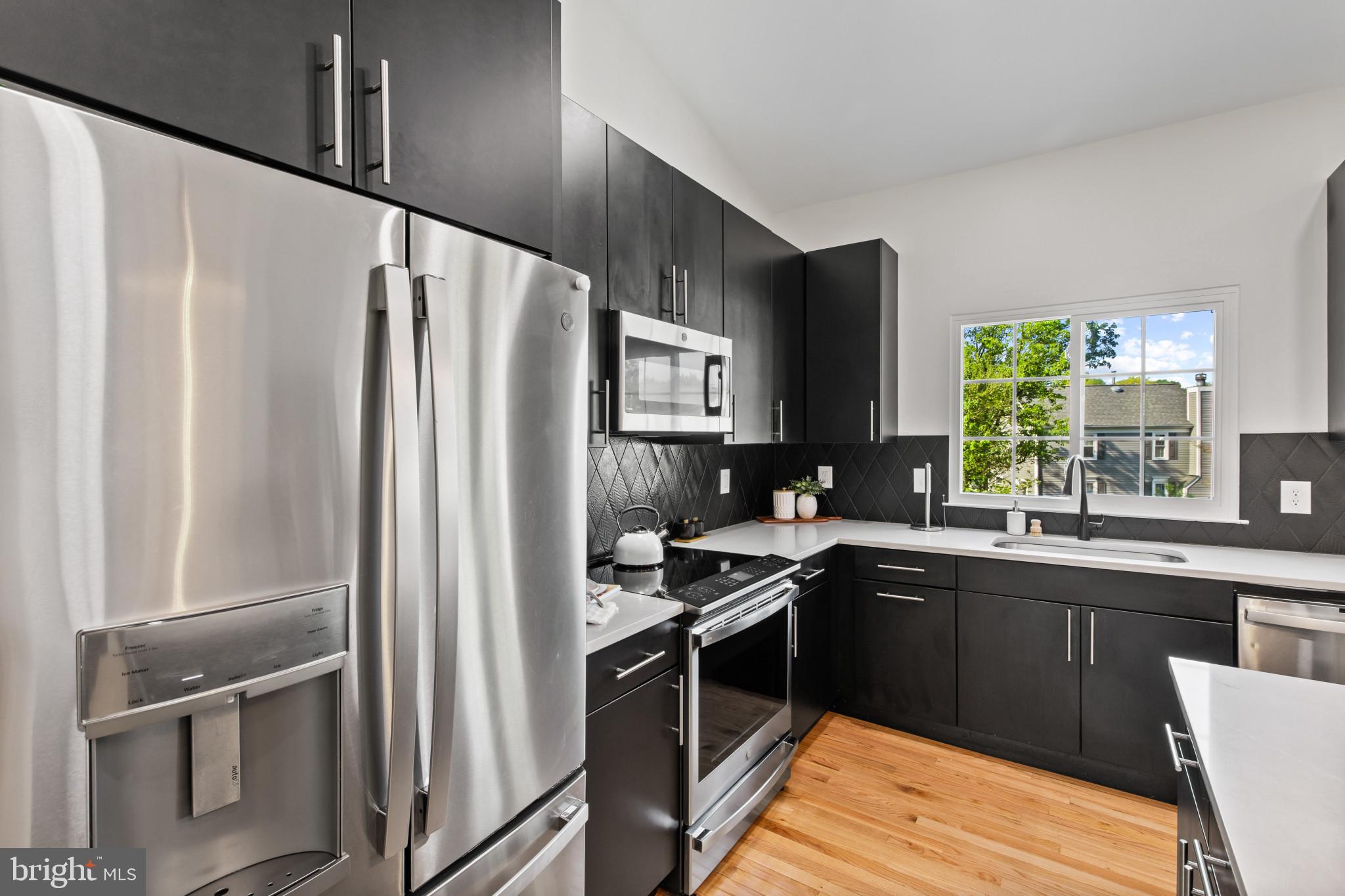 THE PROVINCES - Residential