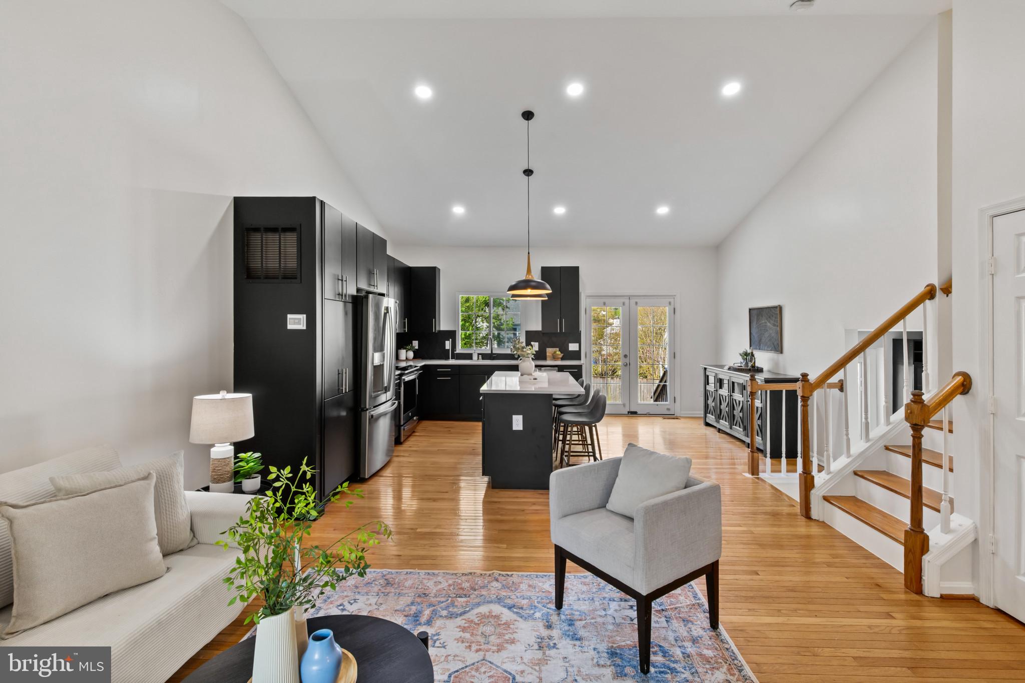 THE PROVINCES - Residential