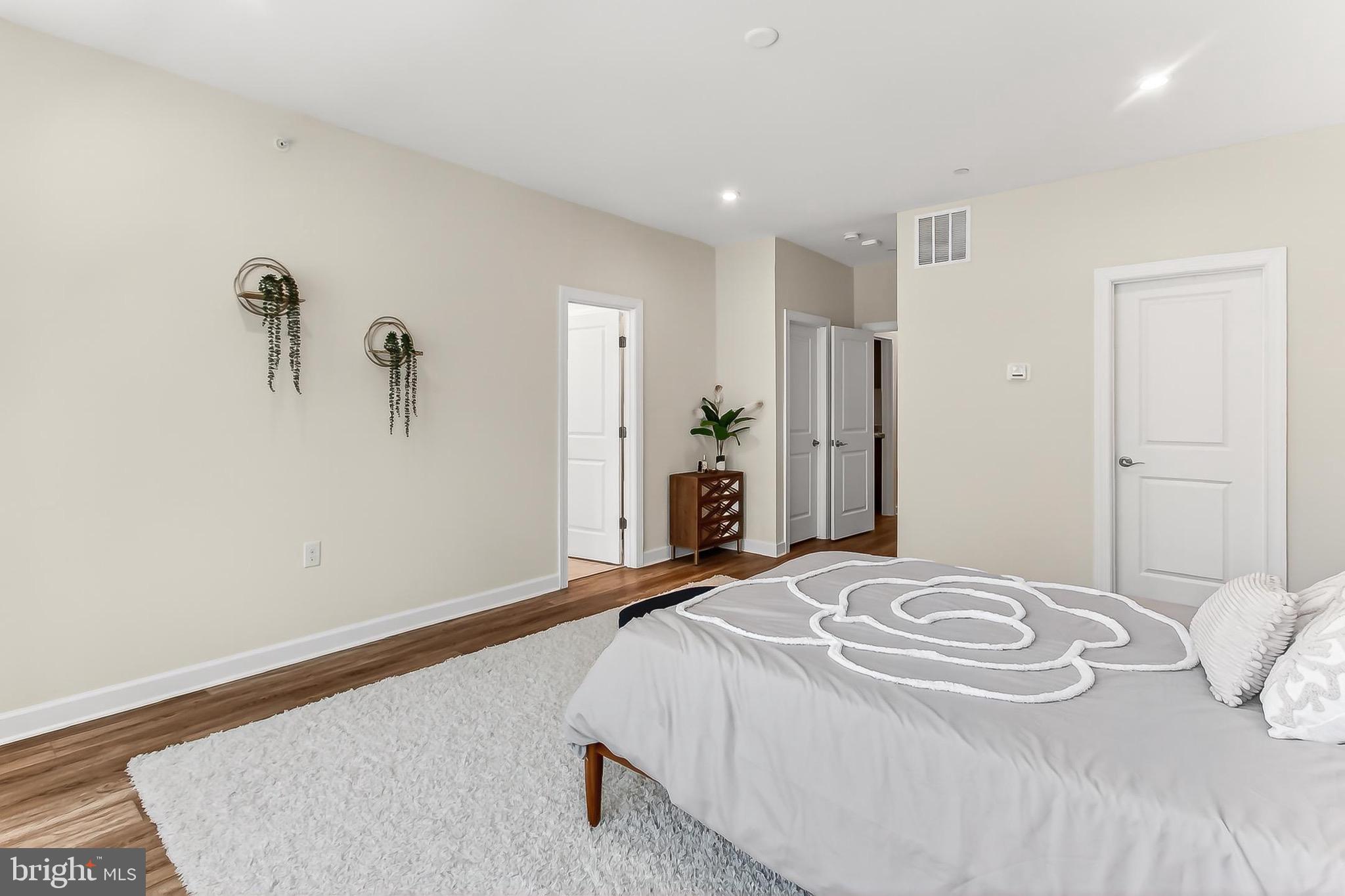 PENDER OAKS - Residential