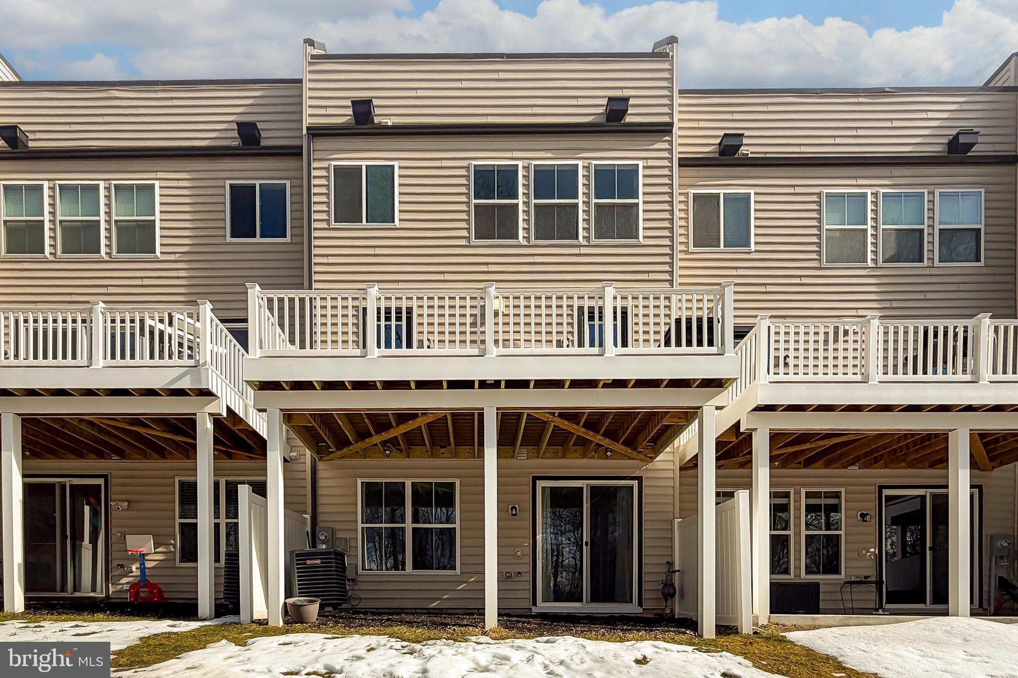 PENDER OAKS - Residential