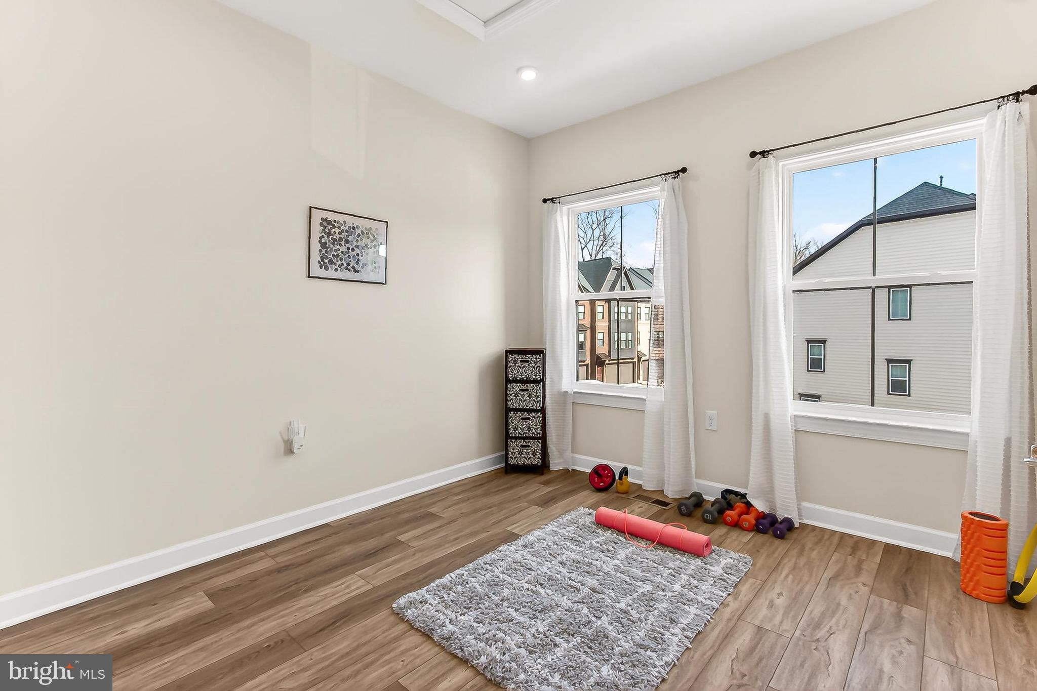 PENDER OAKS - Residential