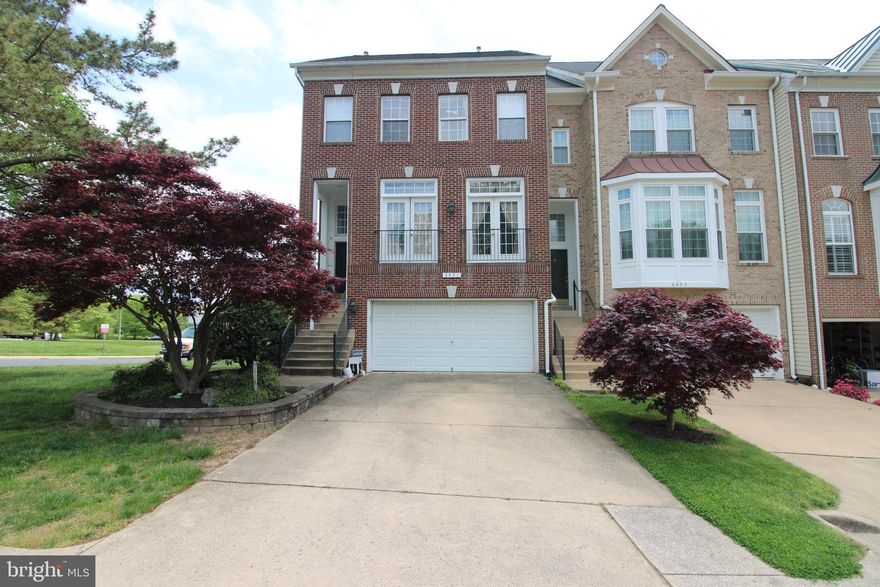 End Unit Townhome with Walk-Out Basement, 2 car garage, Top Floor den / flex space with another full bathroom, and so much more! Yard is fenced in the back, next to tons of open green space! Hardwood flooring on the main level. Bedrooms all have a great size, and the loft space upstairs makes a great play space, work from home space, or guest space for visitors. Home is professionally managed. Currently looking for moves that are June 22nd 2025. Online application with Rent Spree, min credit 630, annual income 35x the monthly rent by no more than 2 combined occupants, no bankruptcy, foreclosure, or eviction prior 7 years and no outstanding collections.