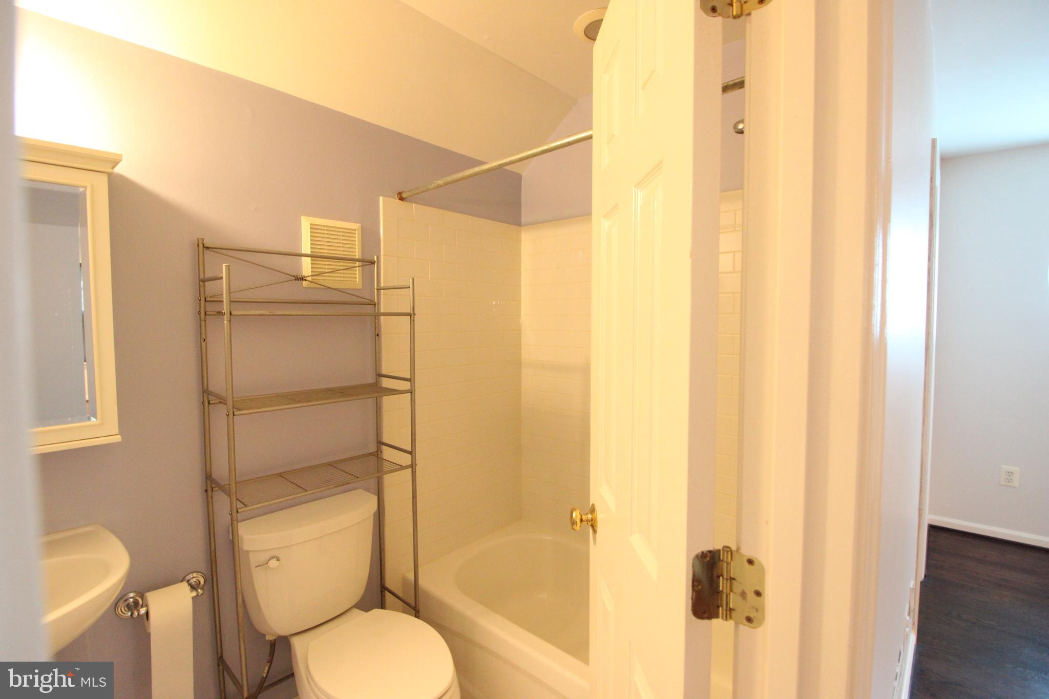 KINGSTOWNE - Residential Lease