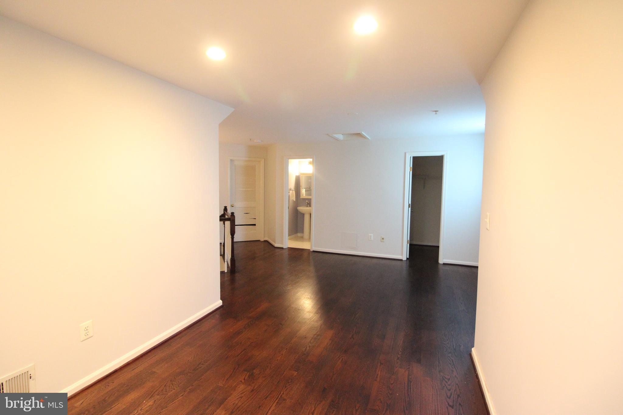 KINGSTOWNE - Residential Lease