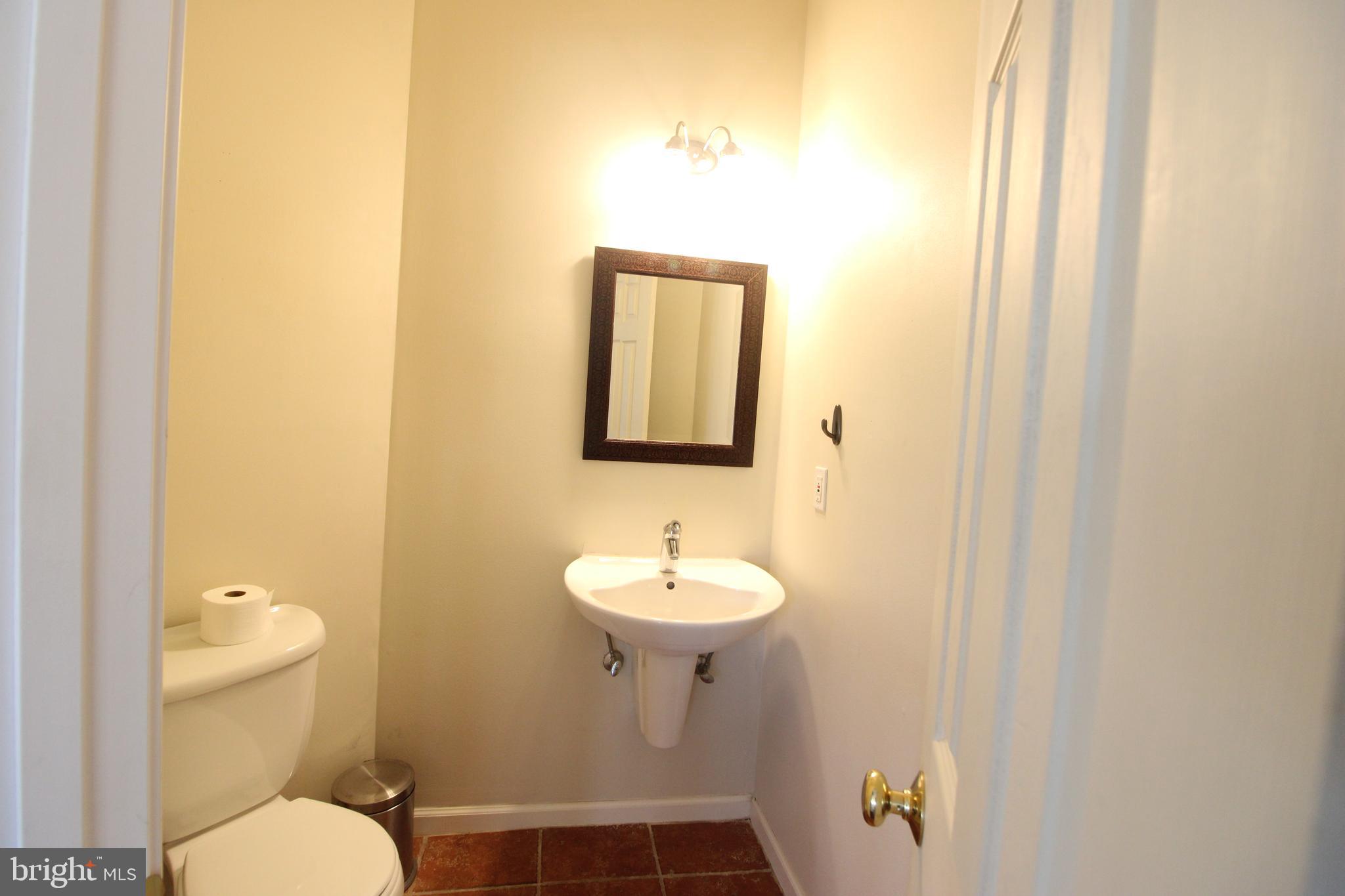 KINGSTOWNE - Residential Lease