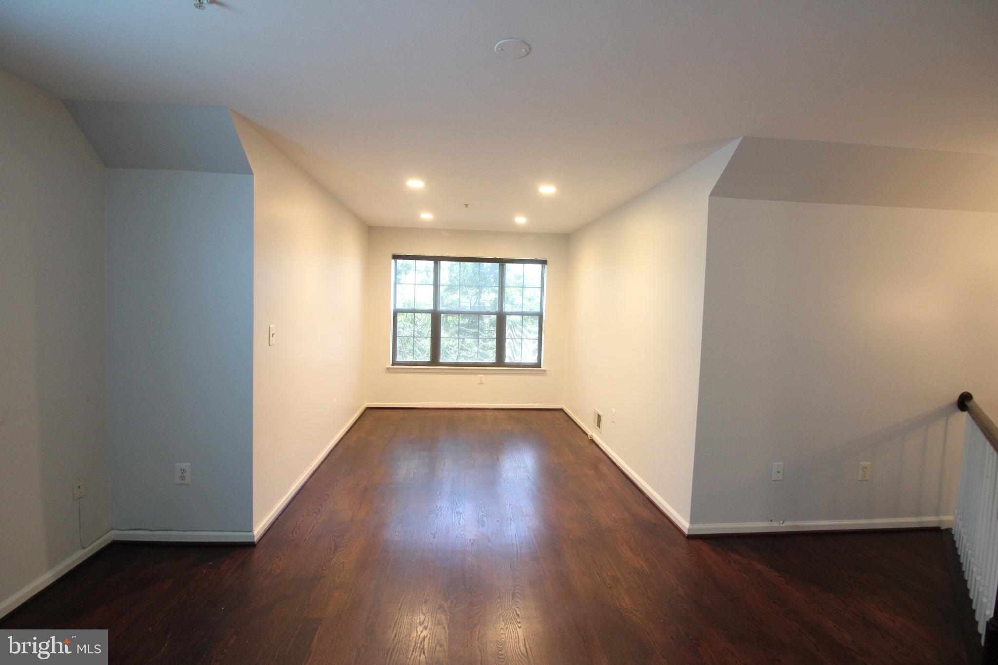 KINGSTOWNE - Residential Lease