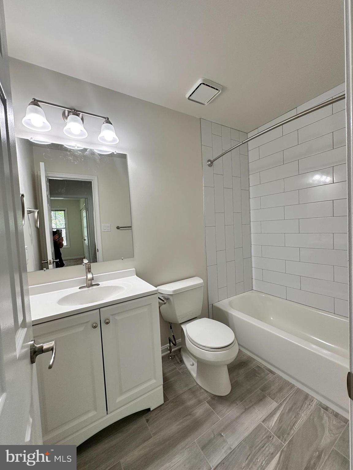 MANCHESTER FARM - Residential Lease