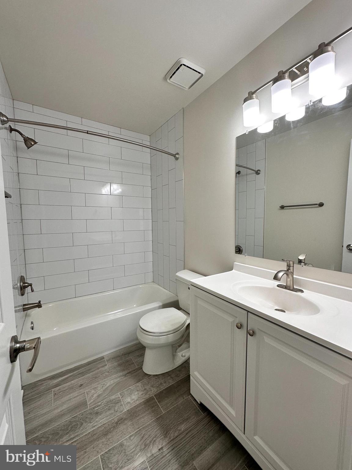 MANCHESTER FARM - Residential Lease