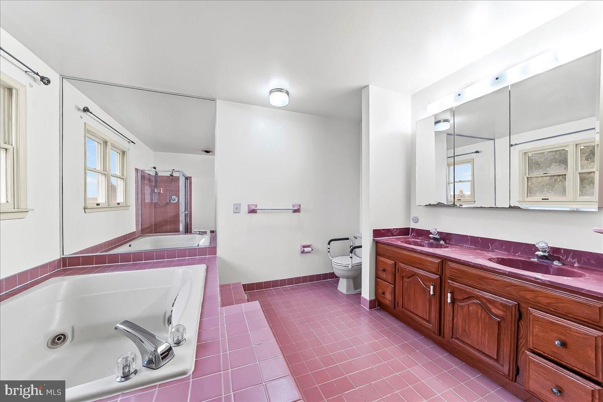 GWYNMONT FARMS - Residential