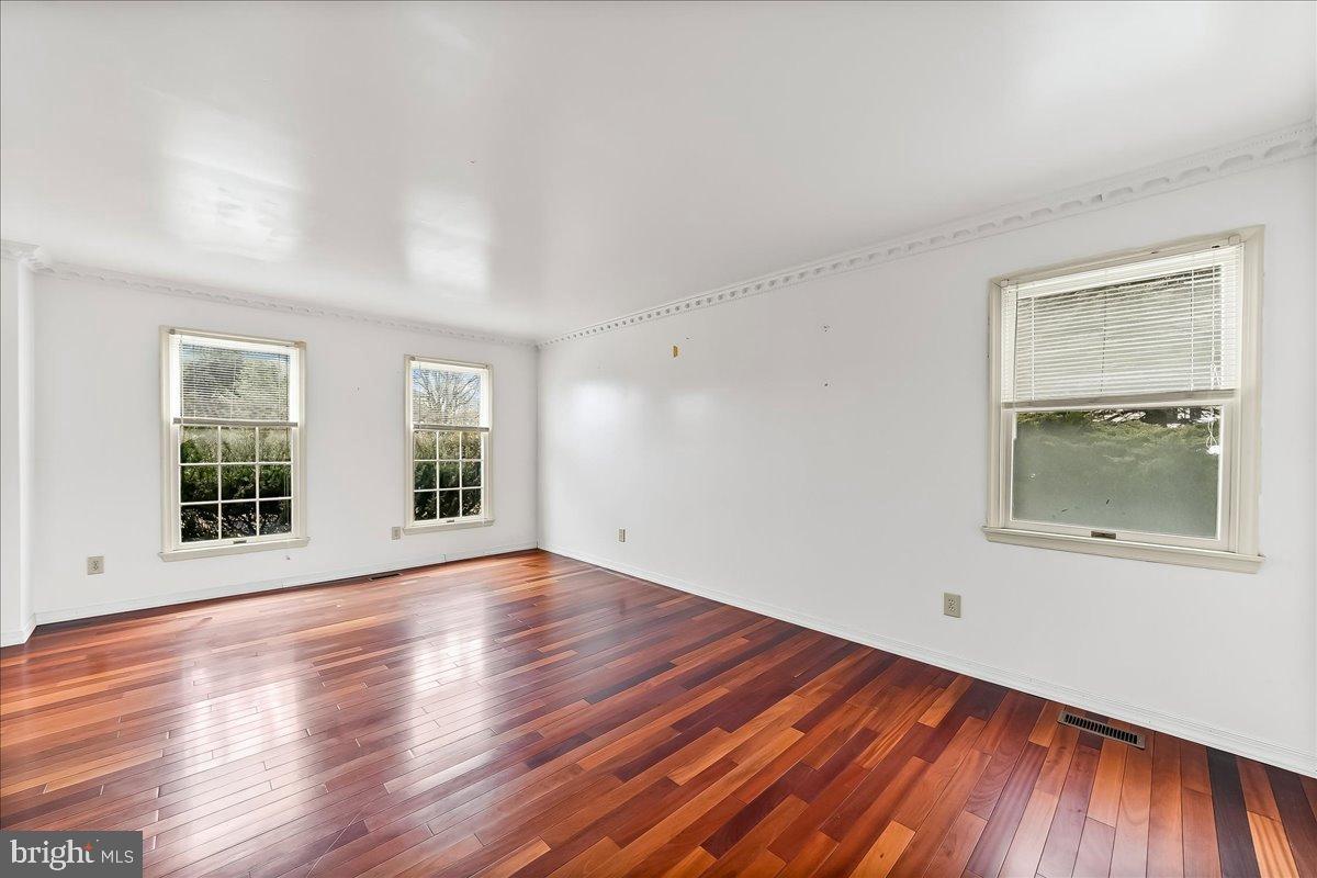 GWYNMONT FARMS - Residential