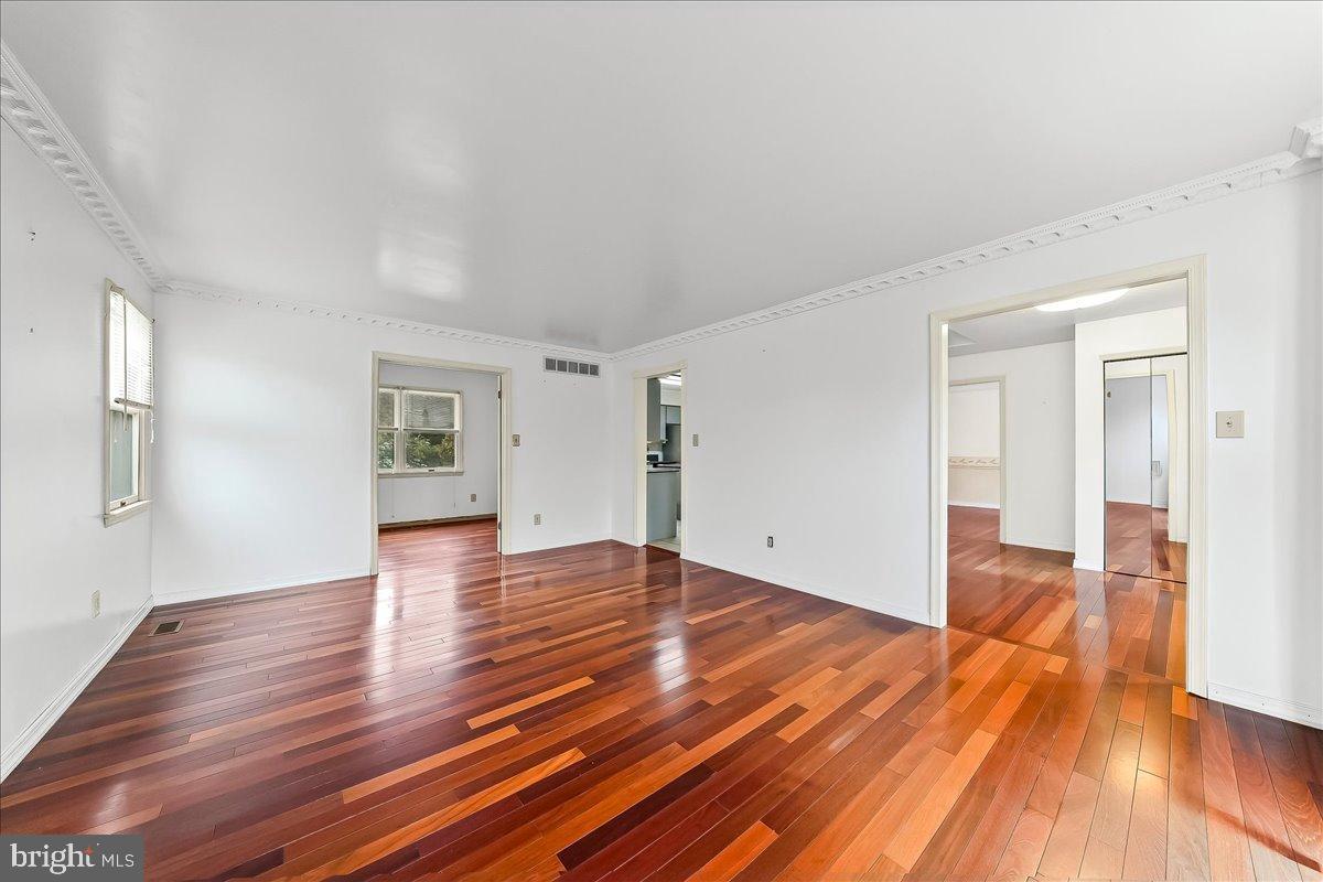 GWYNMONT FARMS - Residential