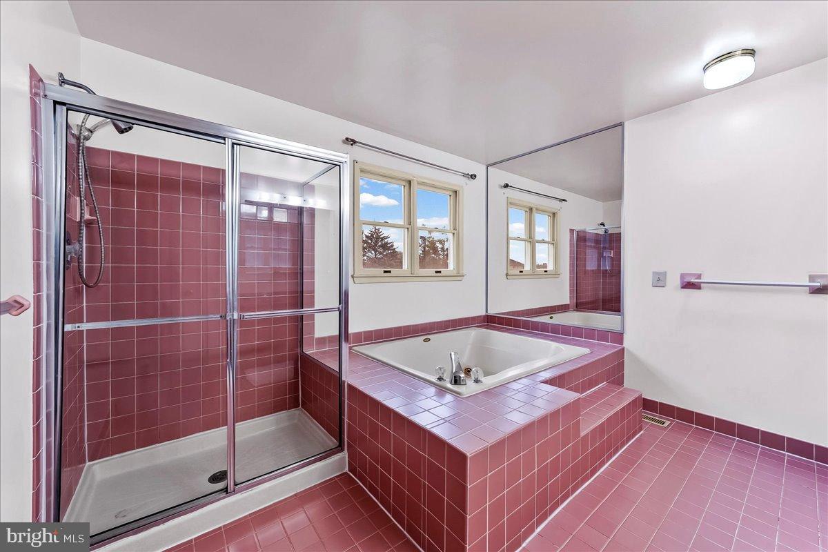 GWYNMONT FARMS - Residential