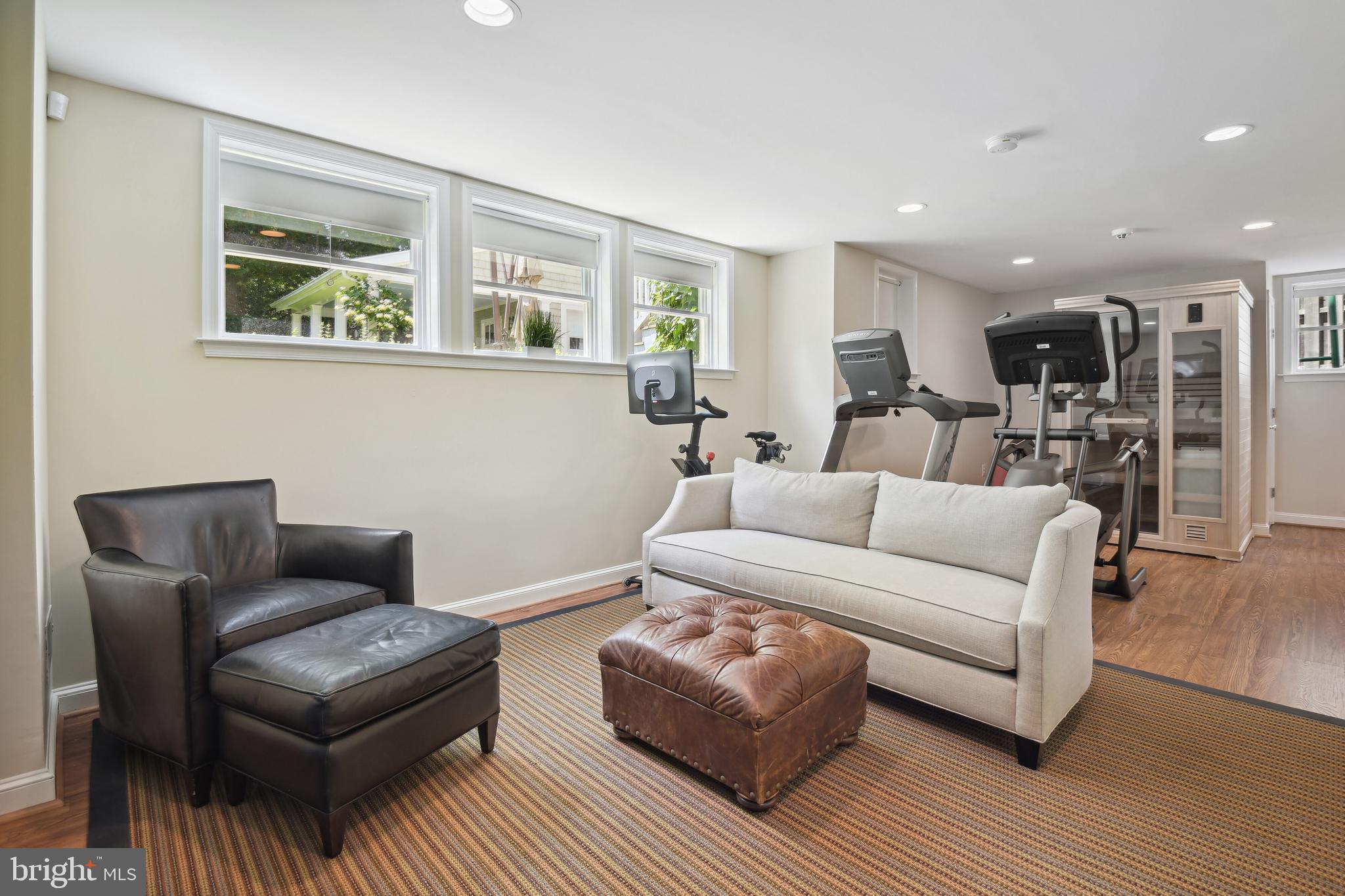 CHEVY CHASE - Residential