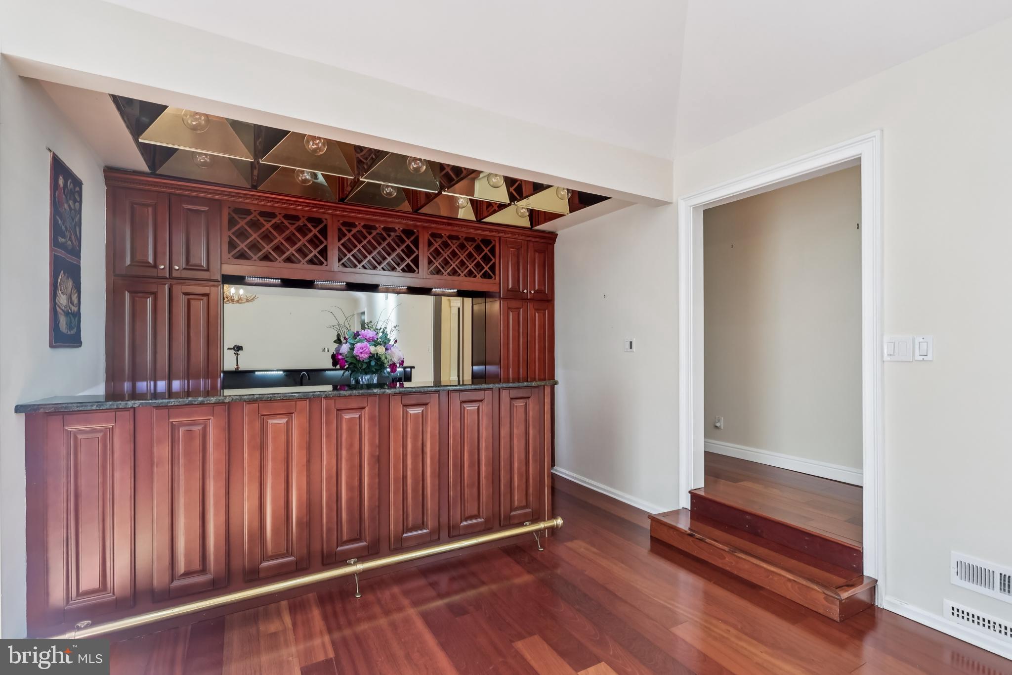 ROBIN HOOD - Residential