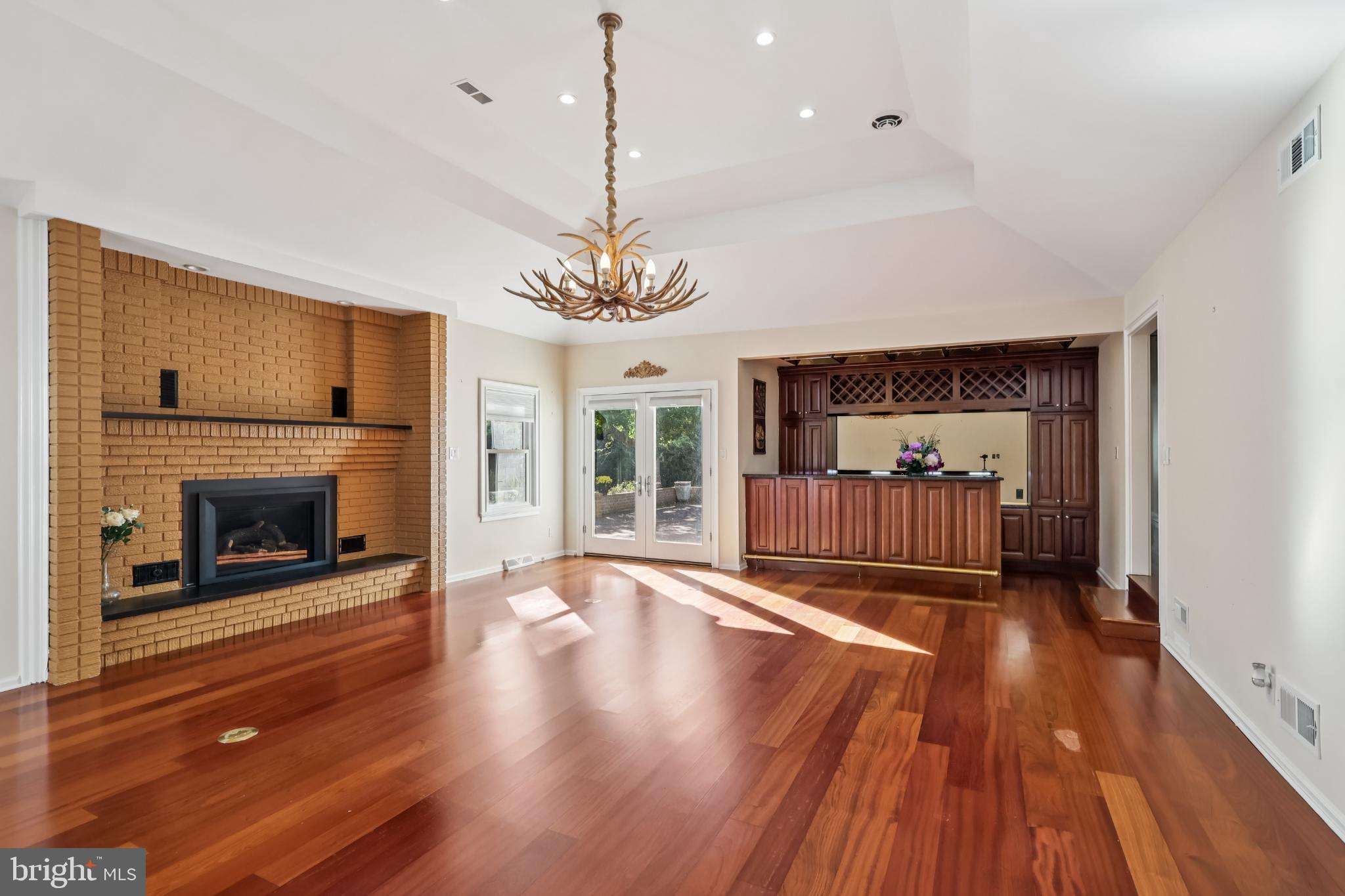 ROBIN HOOD - Residential