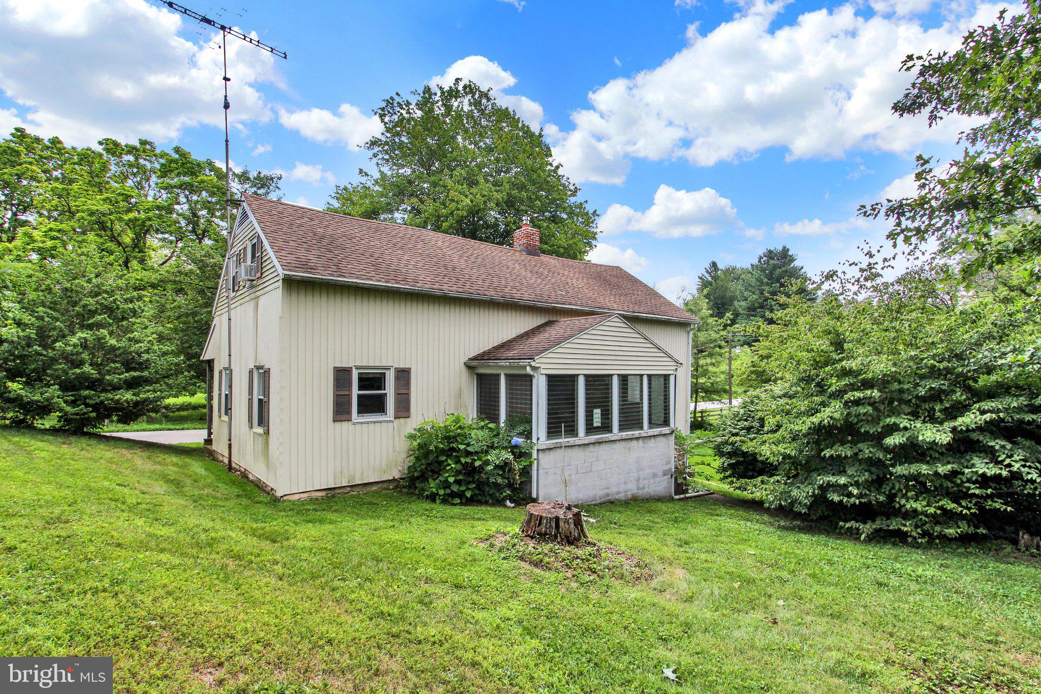 886 MENGES MILLS ROAD