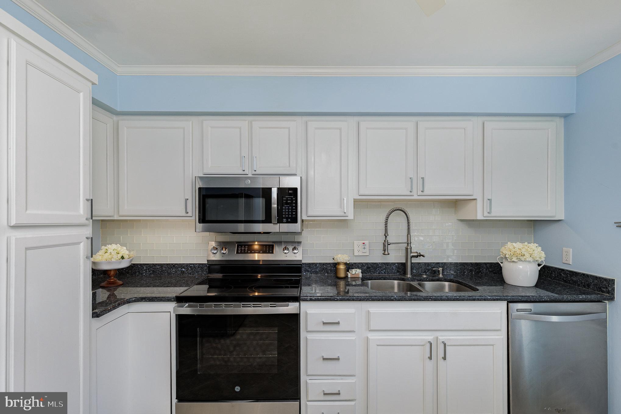 OLDE GREENWICH - Residential