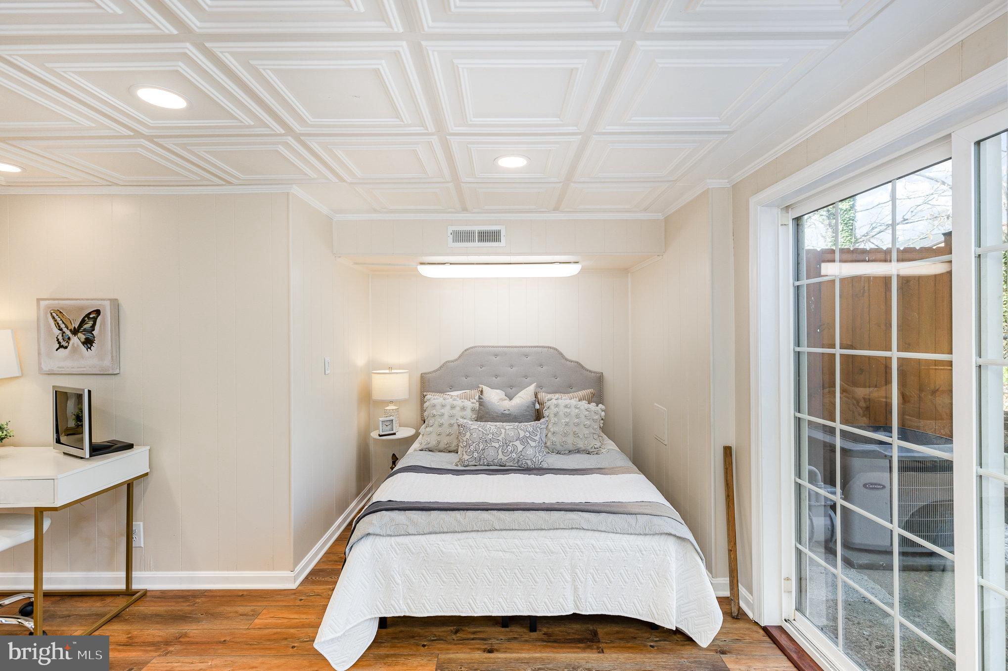 OLDE GREENWICH - Residential