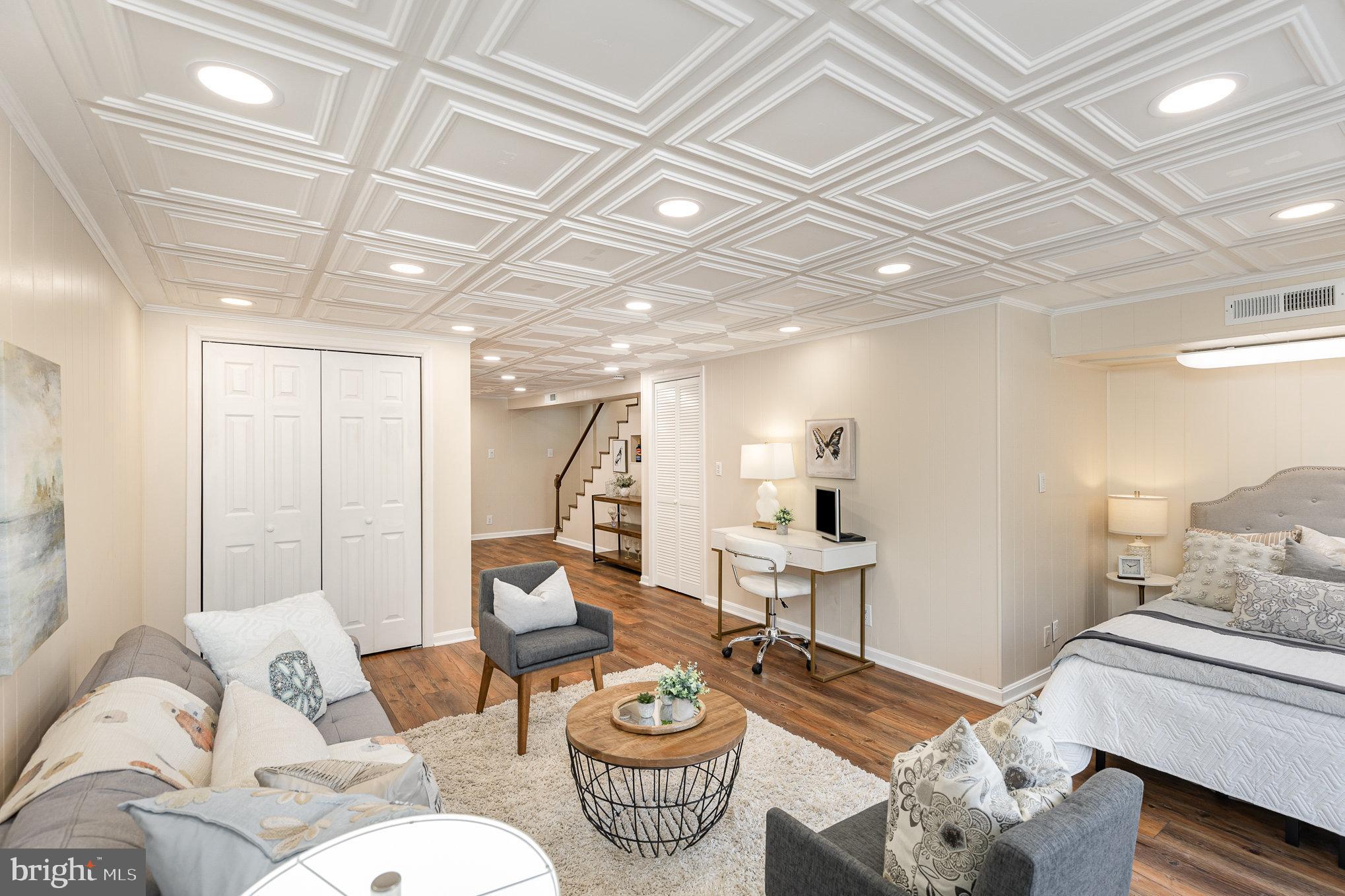 OLDE GREENWICH - Residential