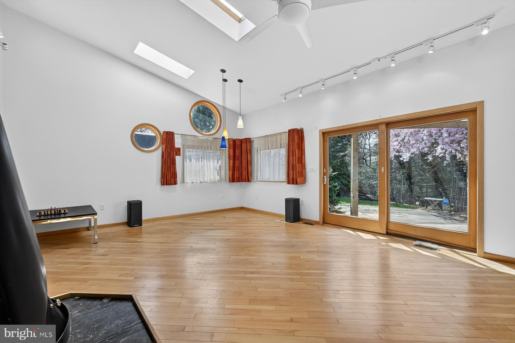 CARROLLTON MANOR - Residential