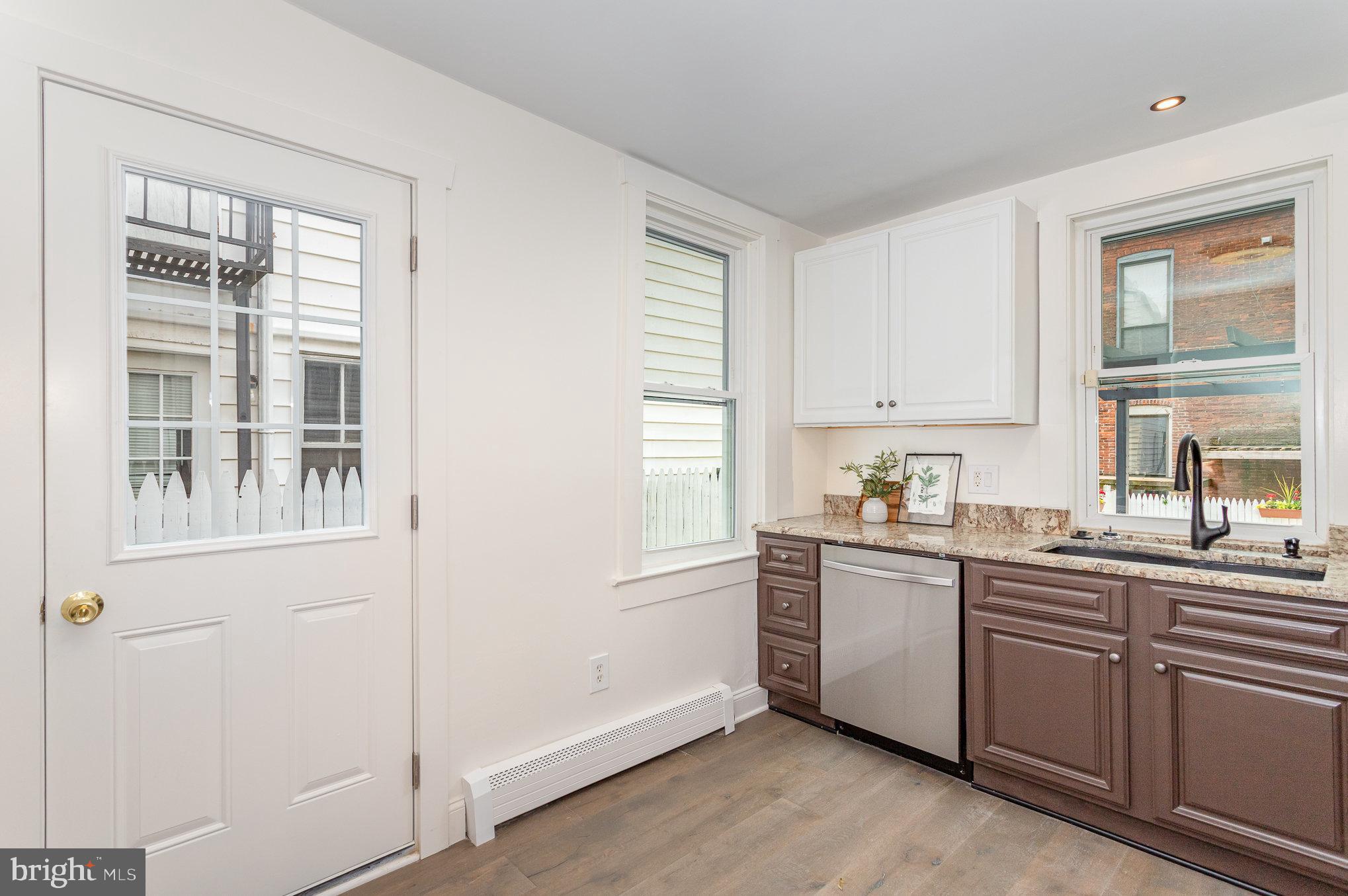 CHESTNUT HILL - Residential