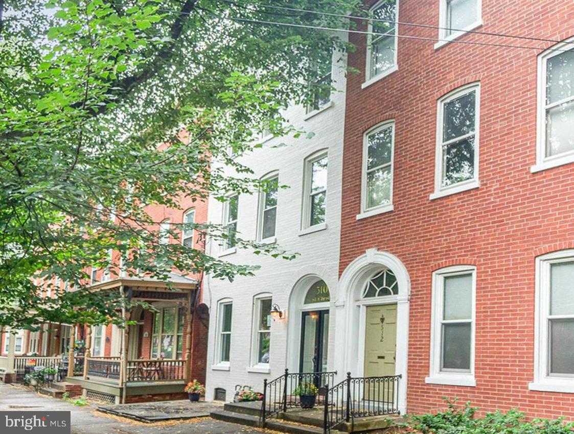 CHESTNUT HILL - Residential