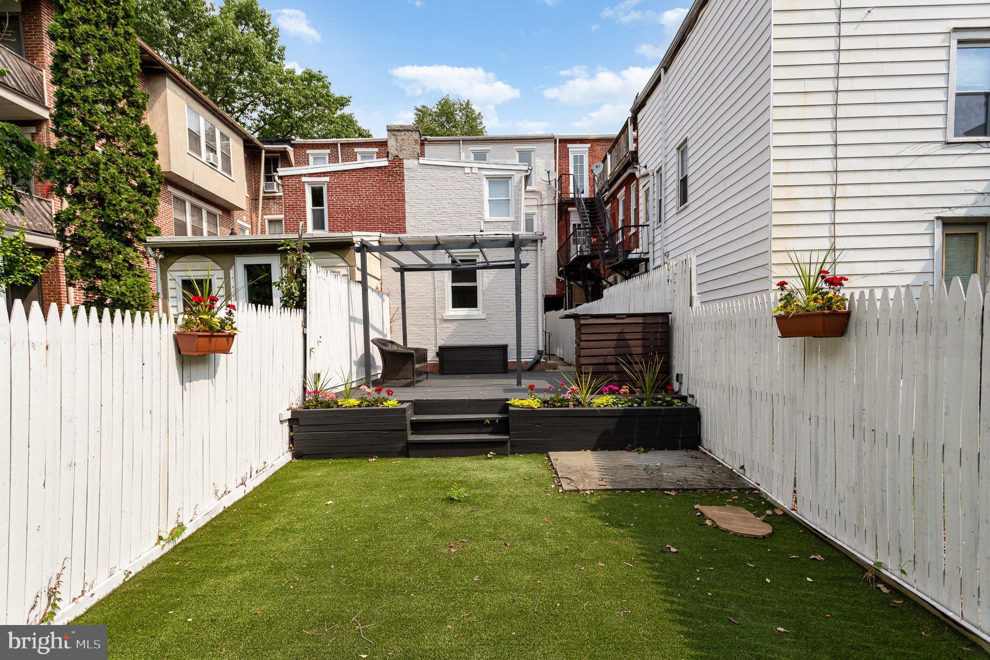 CHESTNUT HILL - Residential