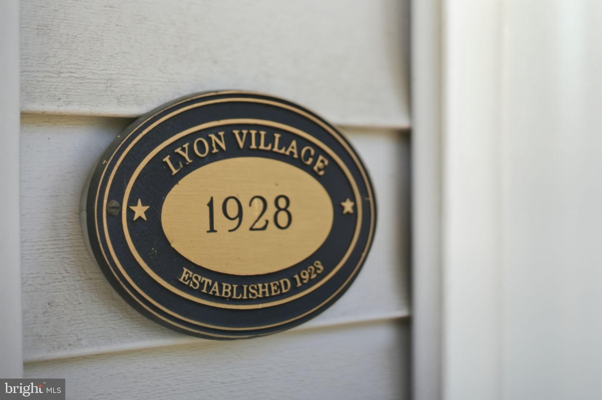 LYON VILLAGE - Residential