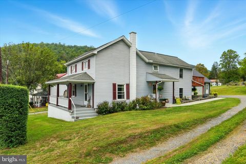 325 S BALTIMORE AVENUE MOUNT HOLLY SPRINGS PA 17065