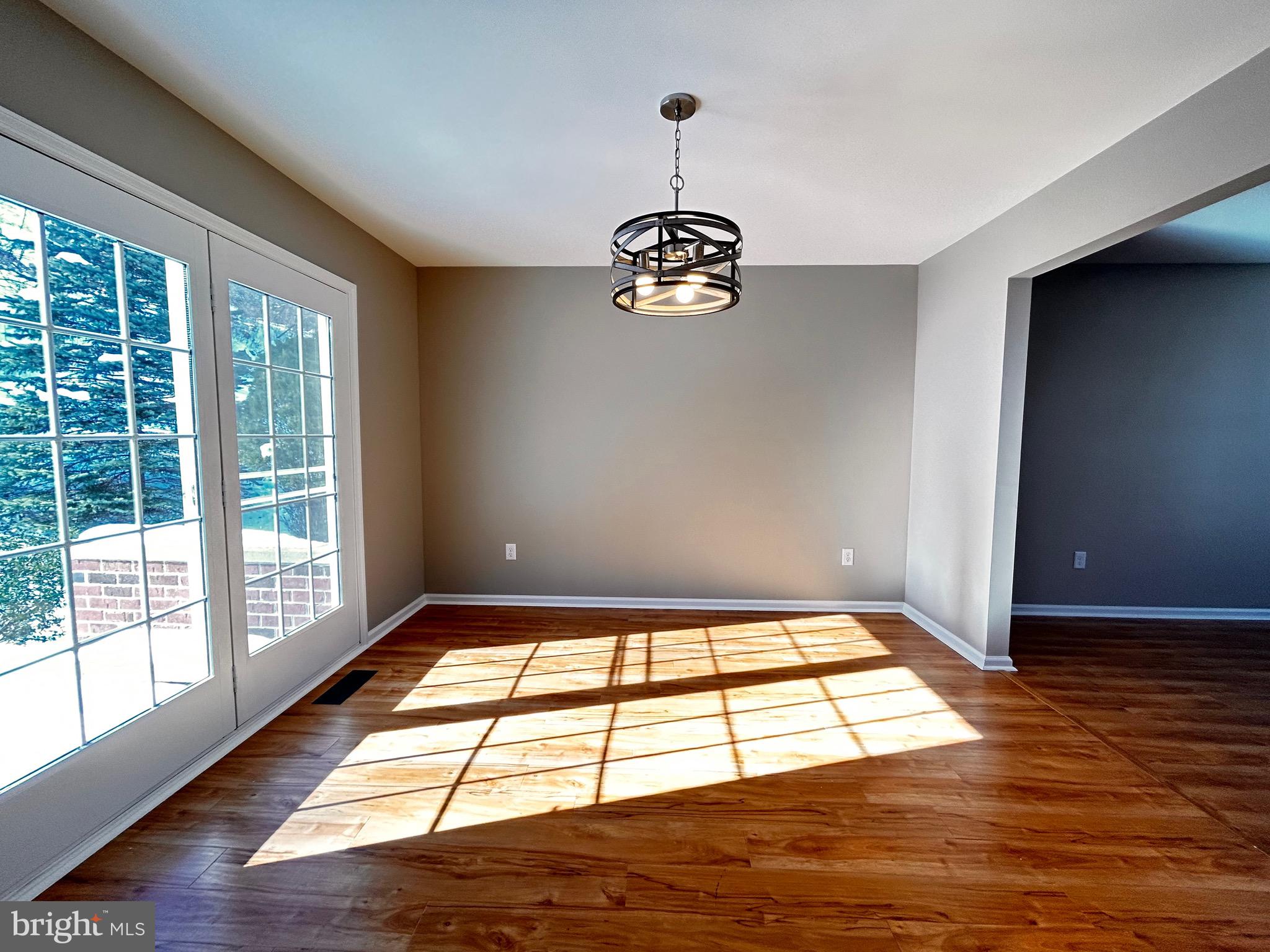 BEVERLY HEIGHTS - Residential Lease