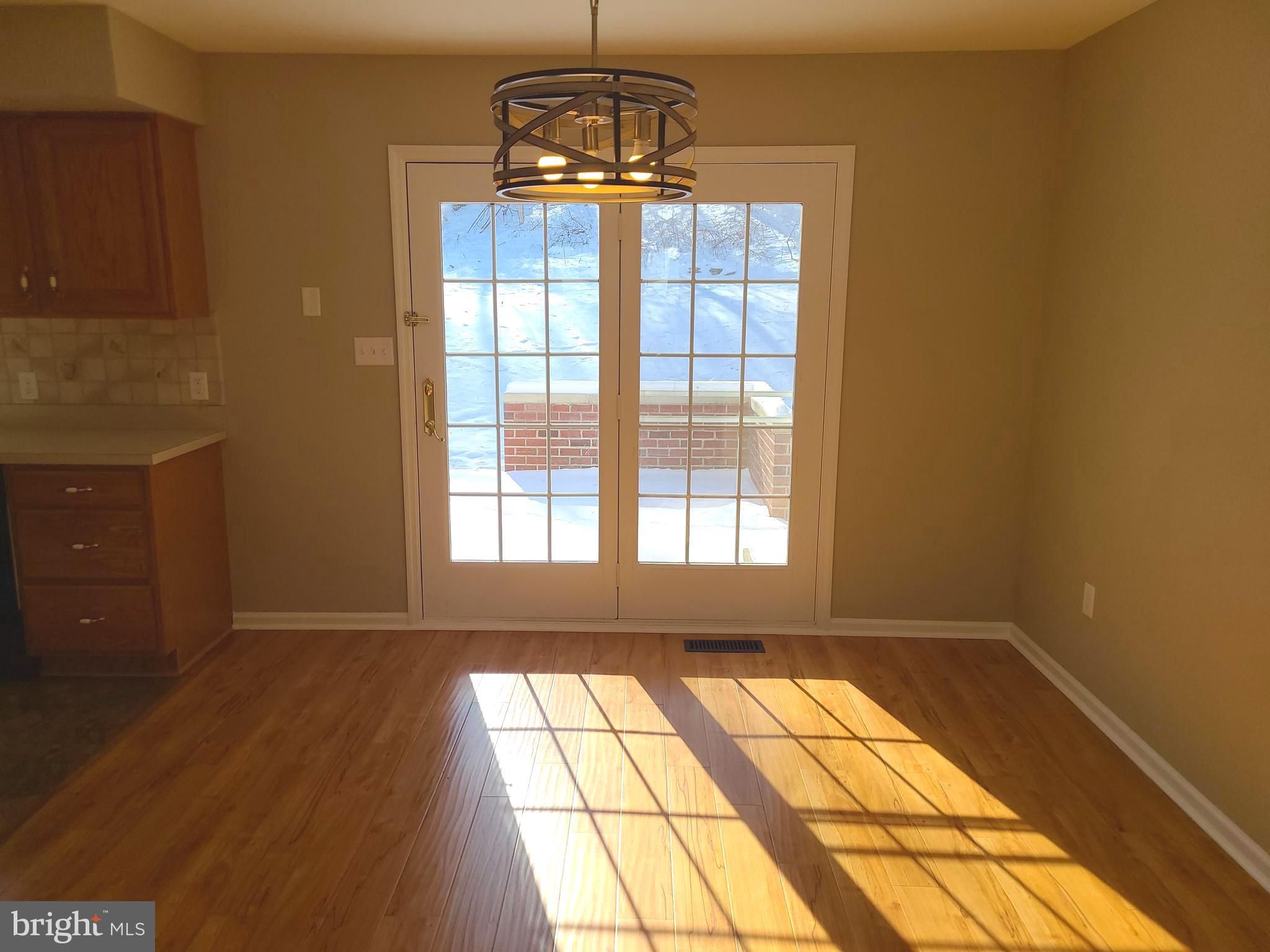BEVERLY HEIGHTS - Residential Lease