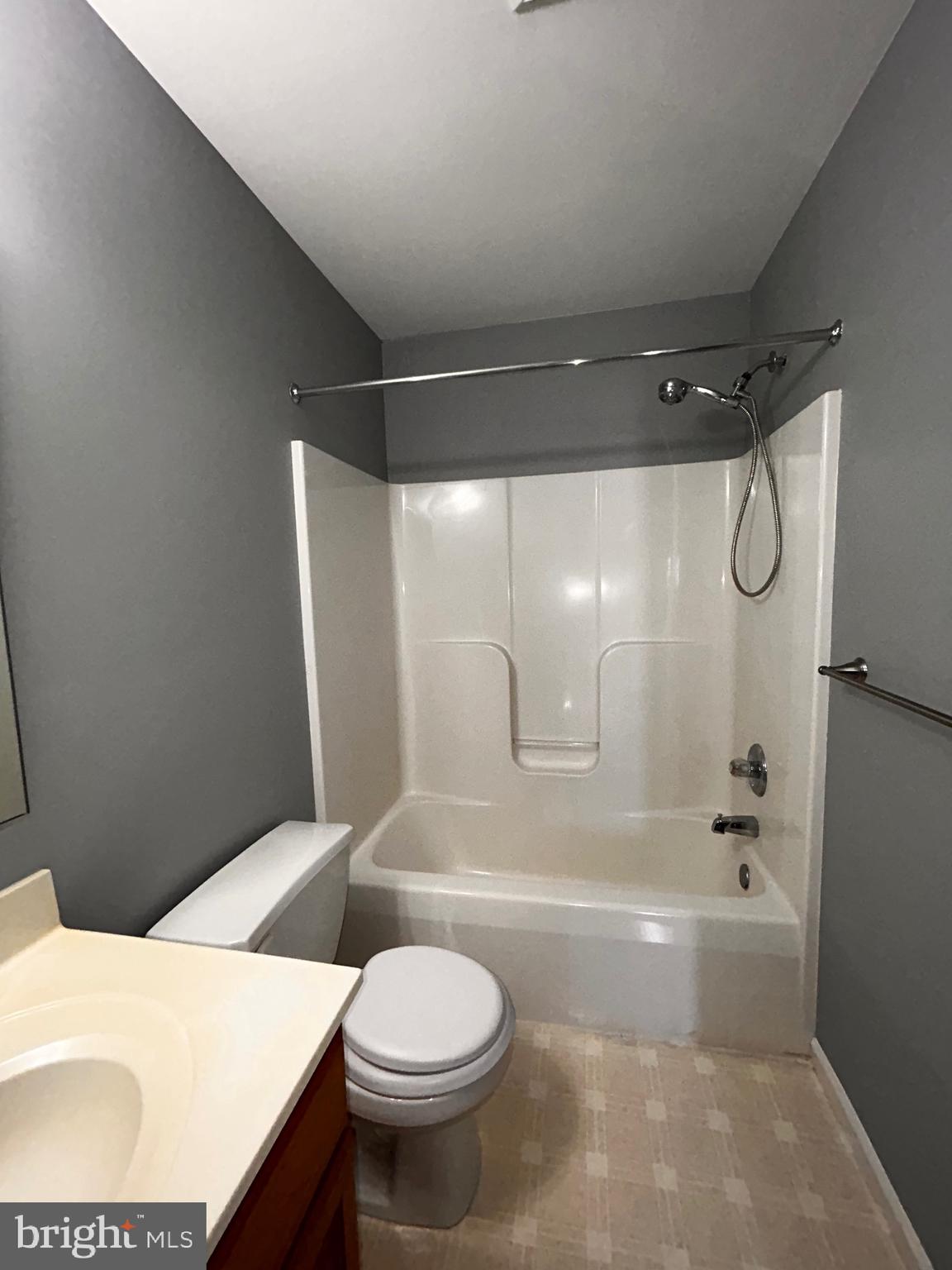 BEVERLY HEIGHTS - Residential Lease
