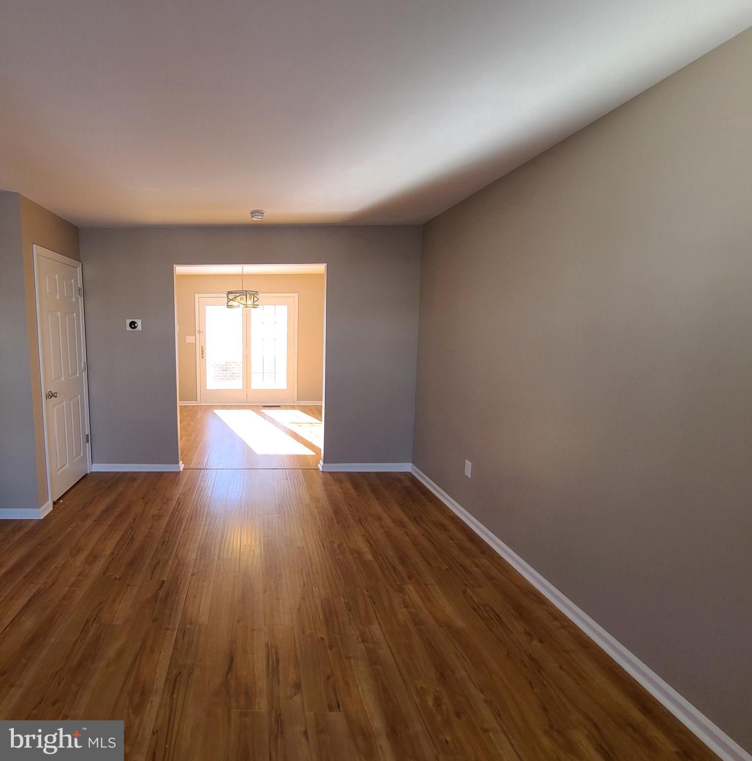 BEVERLY HEIGHTS - Residential Lease