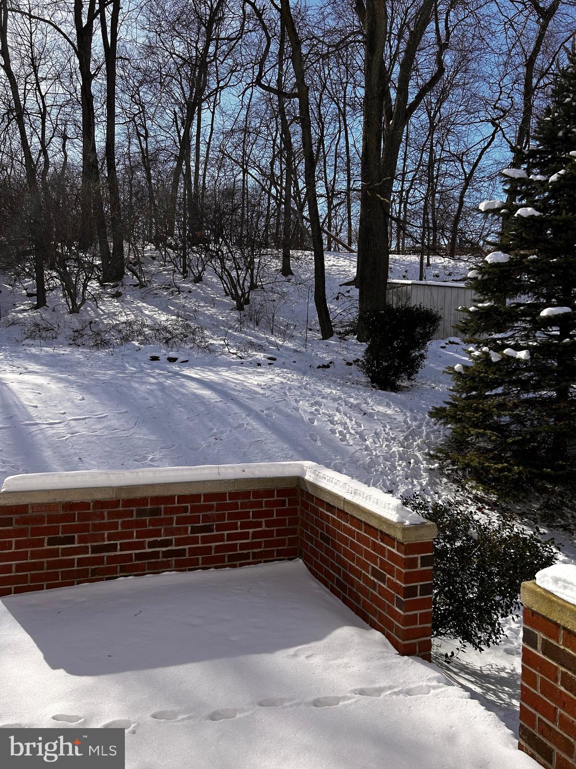 BEVERLY HEIGHTS - Residential Lease