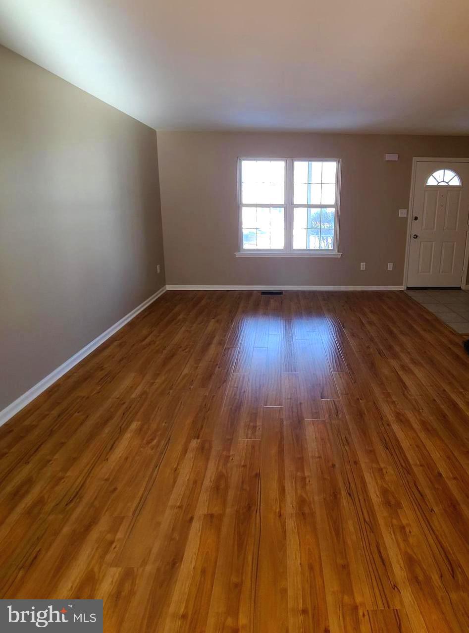 BEVERLY HEIGHTS - Residential Lease