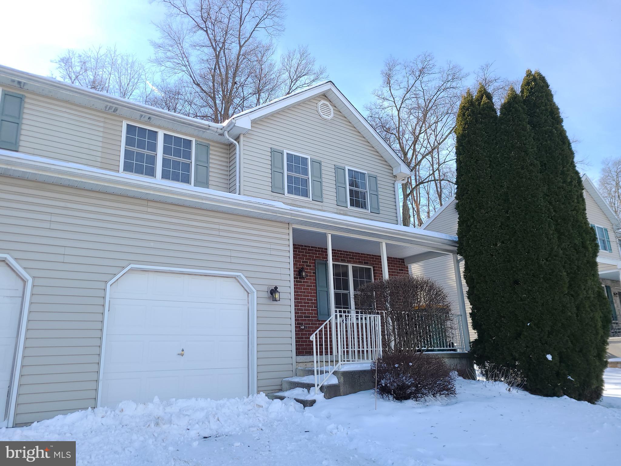 BEVERLY HEIGHTS - Residential Lease
