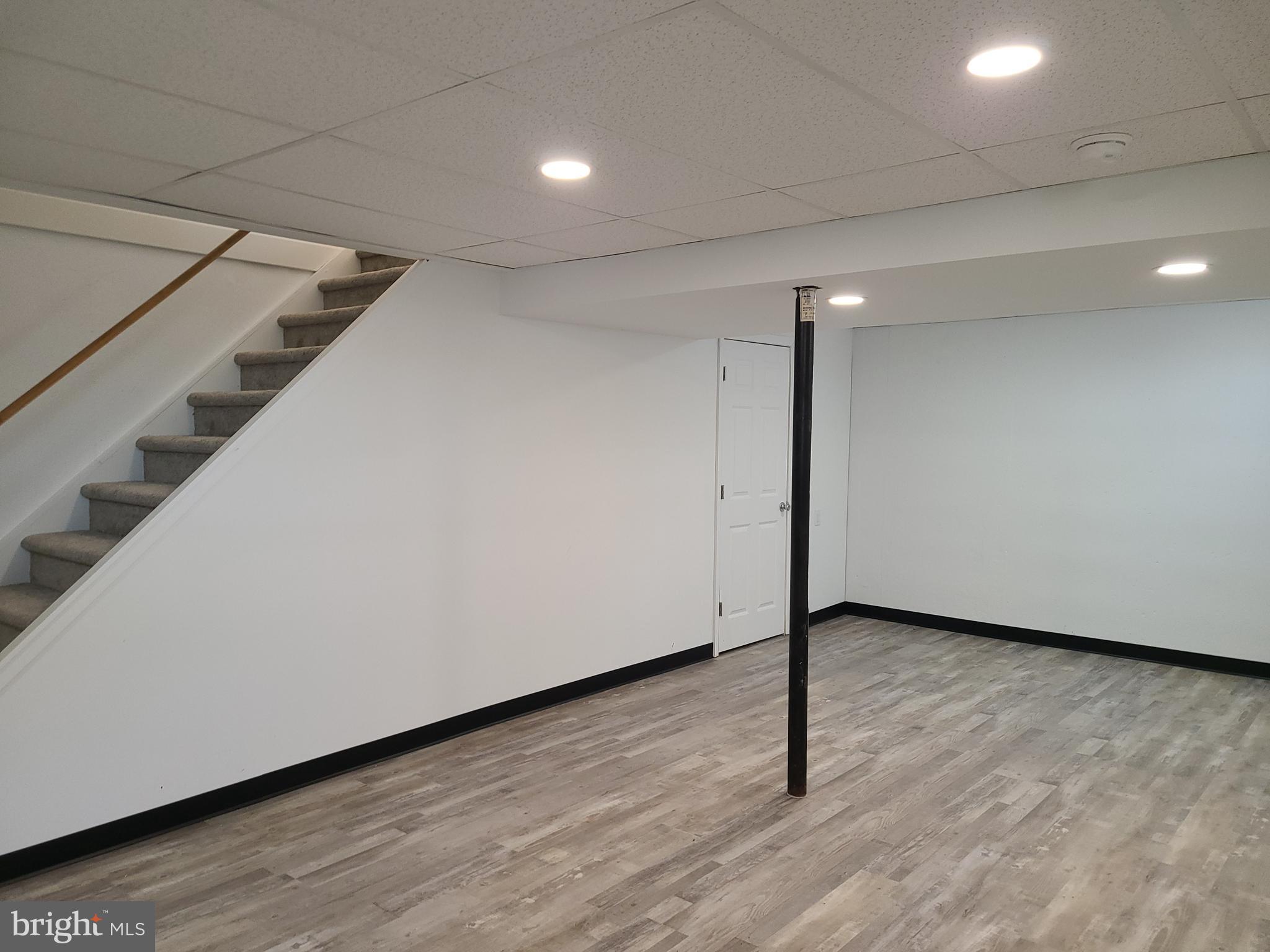 BEVERLY HEIGHTS - Residential Lease