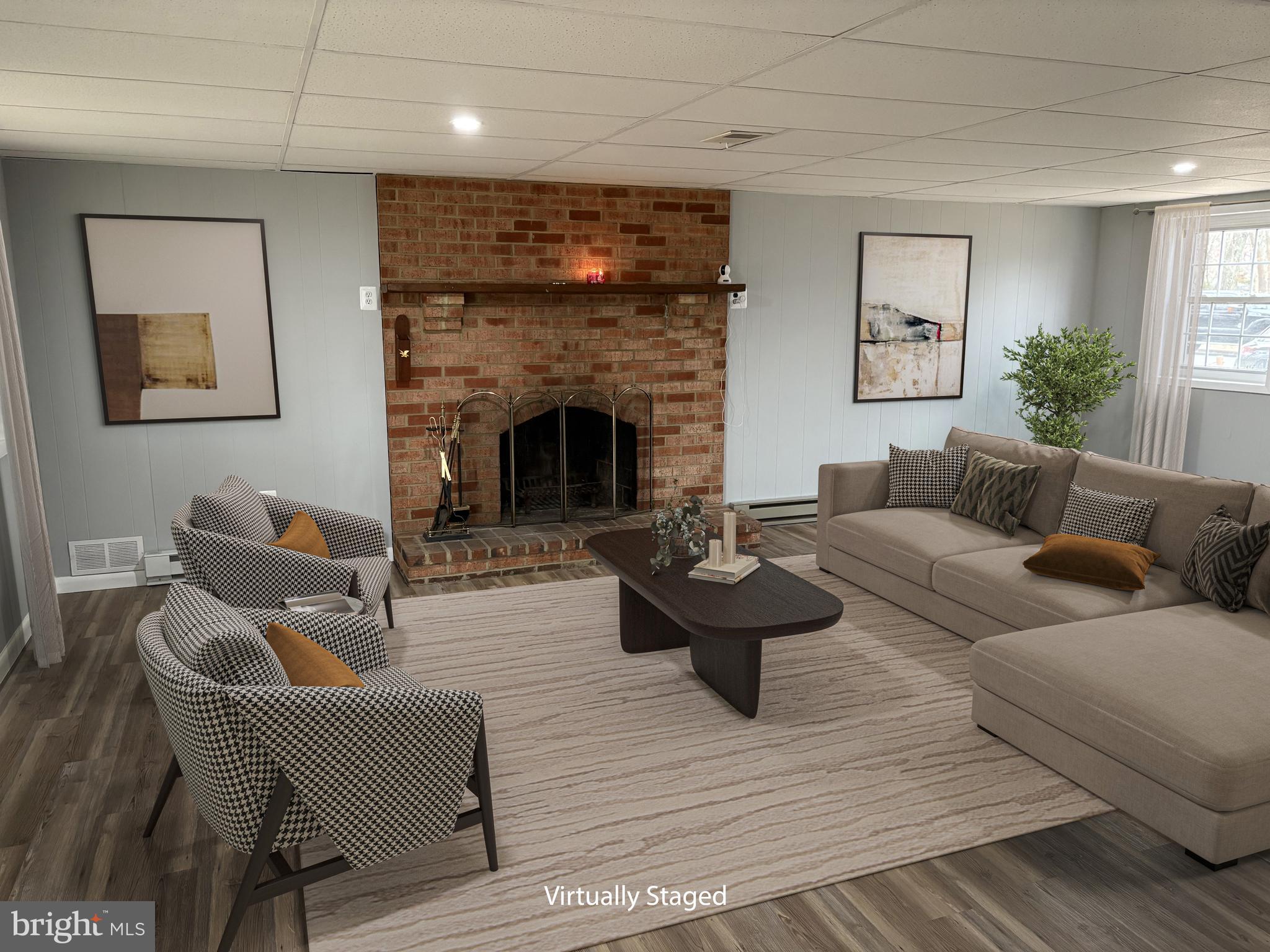 CAROLINE WOODS - Residential