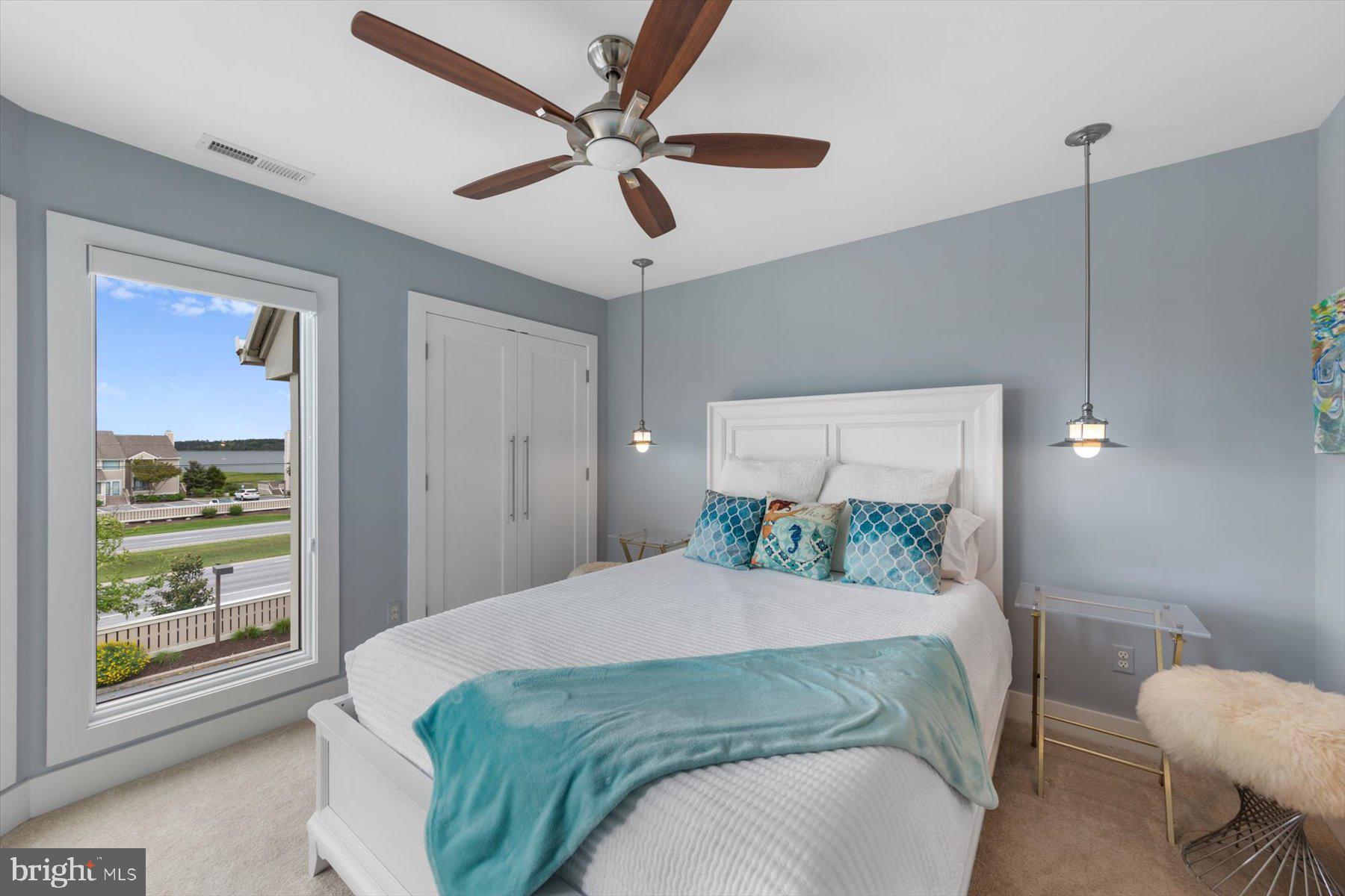 KINGS GRANT - Residential