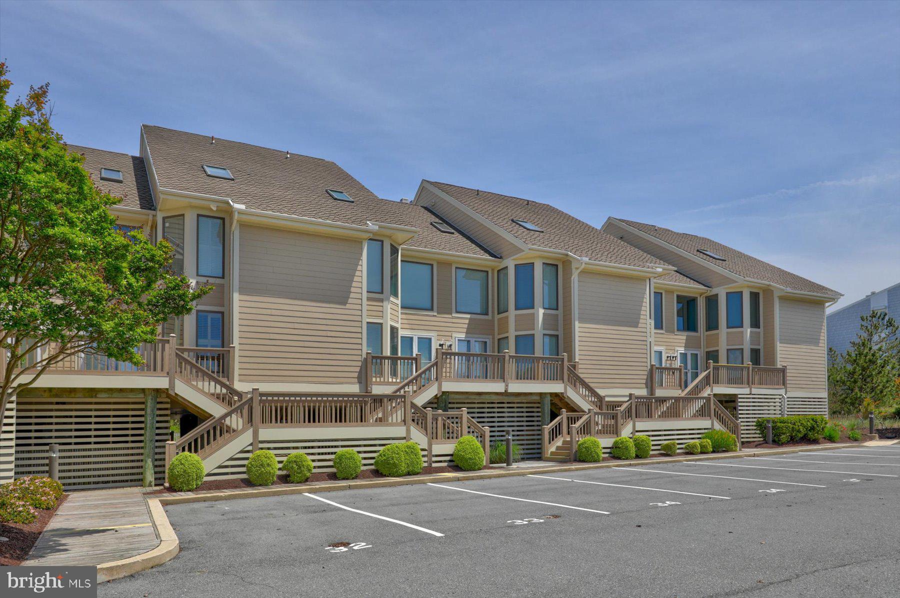 KINGS GRANT - Residential