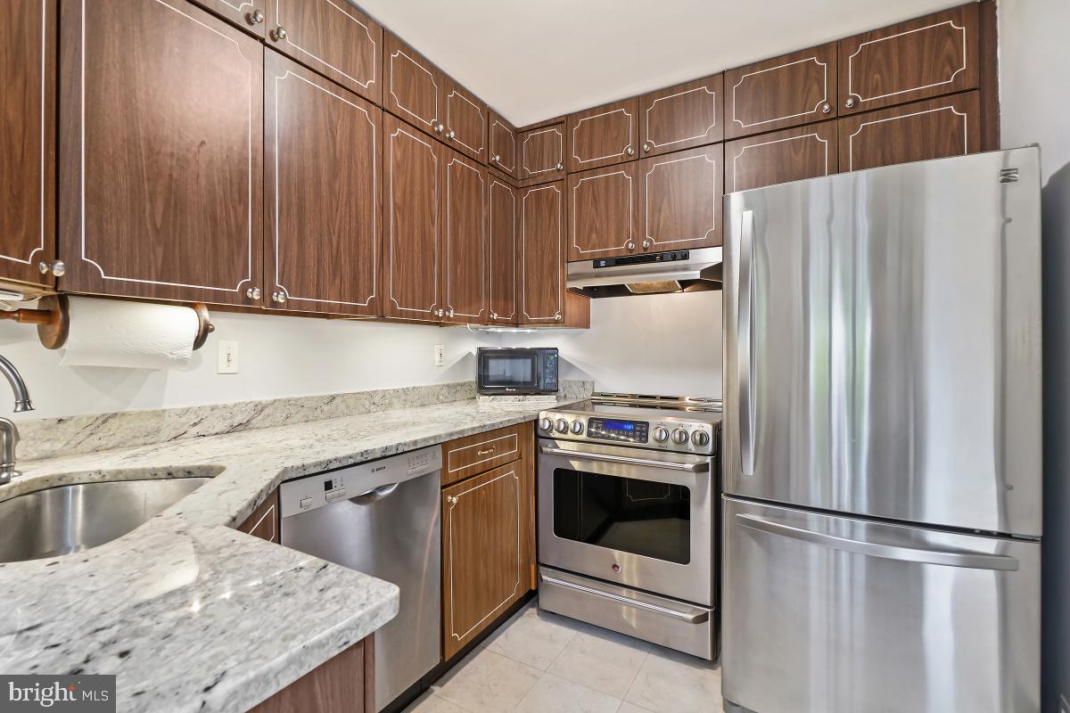 NORTHWOOD VILLAGE - Residential